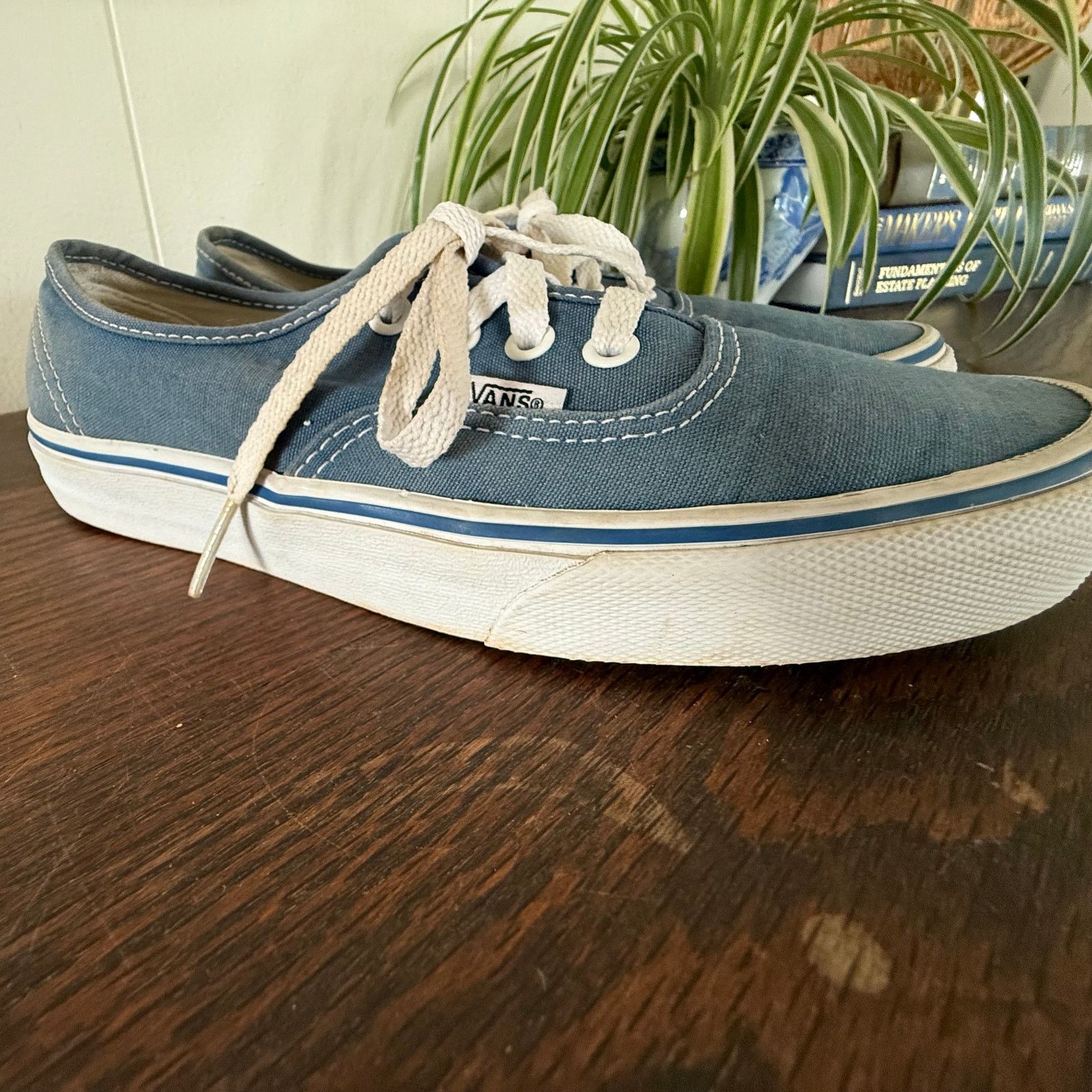 Vans Vans Unisex Lo Pro Skate Shoes, Light Denim Blue Women 7.5 Size US 7.5 / IT 37.5 - 7 Thumbnail