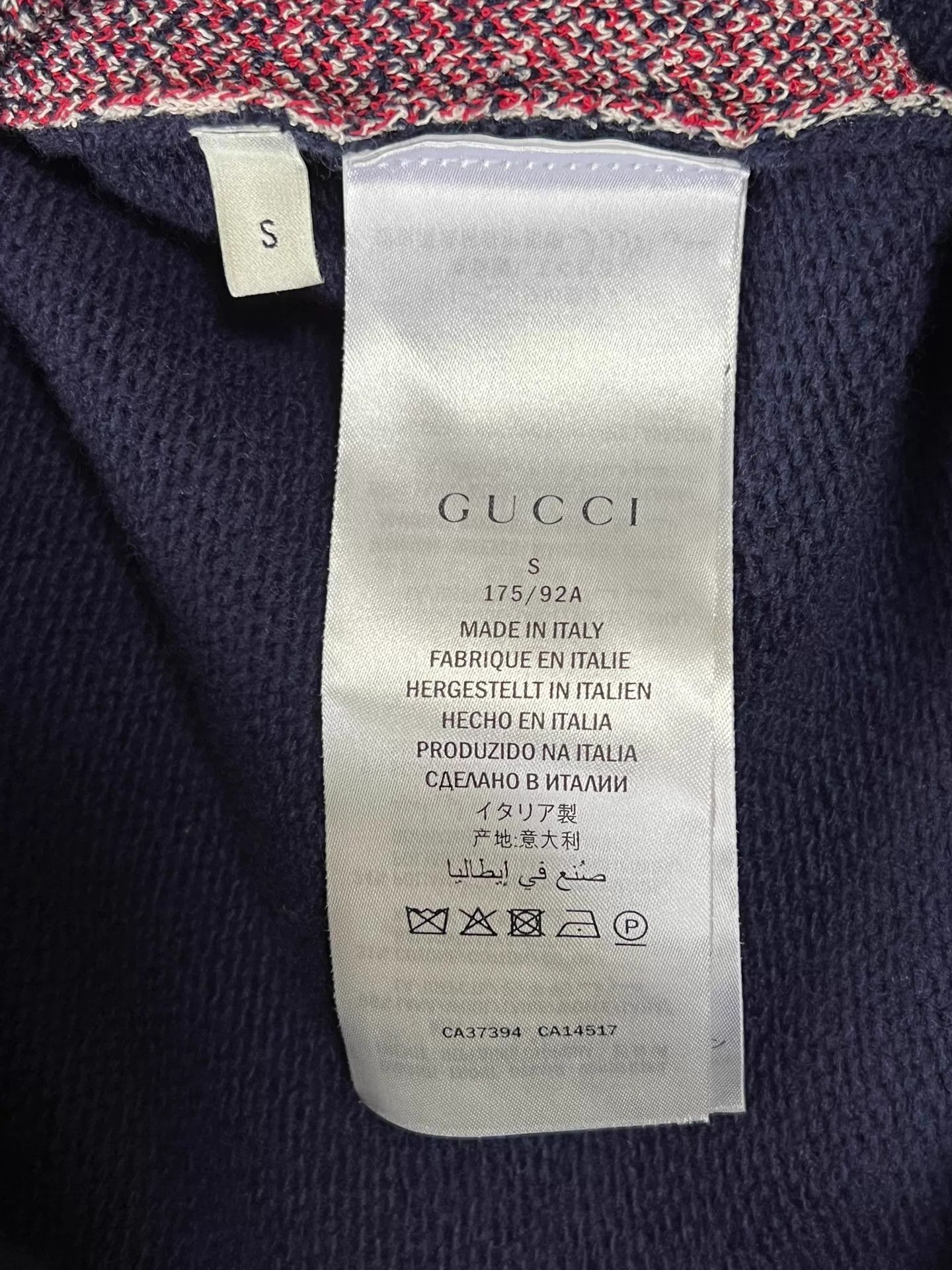 Gucci Men's Navy Blue Knit Sweater - Red/White Shoulder Colorblock Size US S / EU 44-46 / 1 - 8 Thumbnail