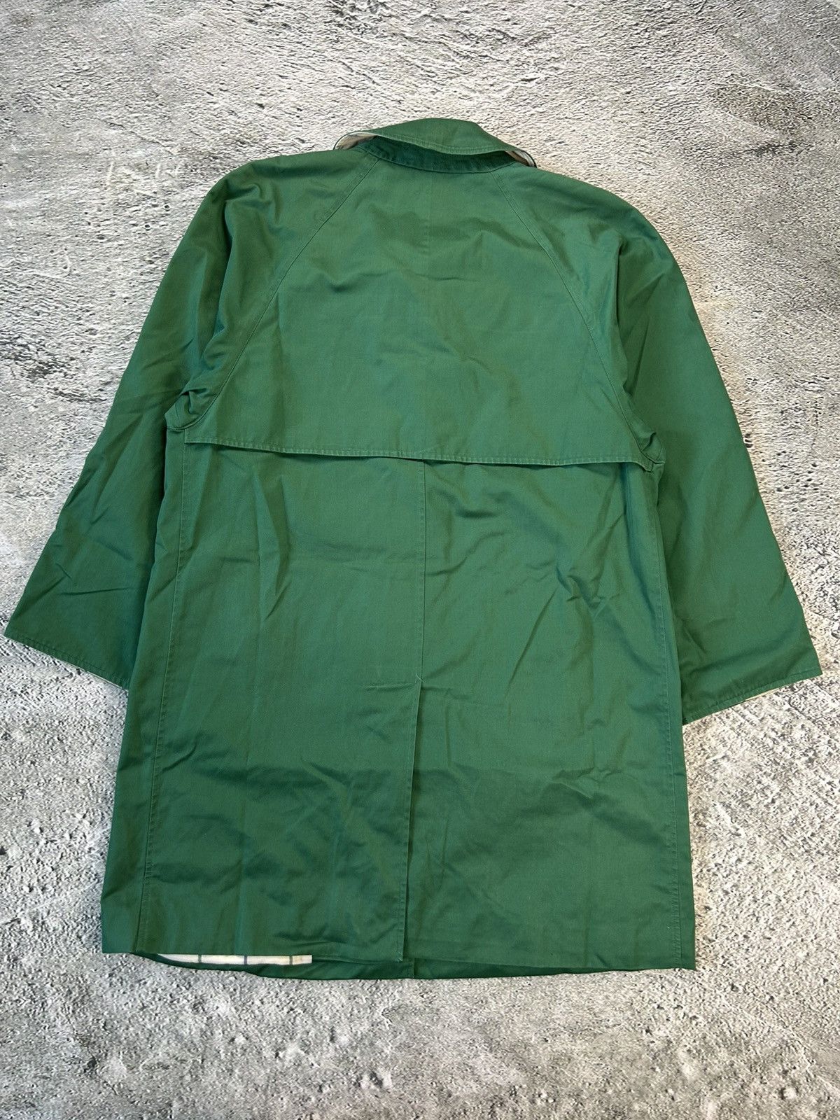 Burberry Burberrys coat trench green vintage Size US XL / EU 56 / 4 - 6 Thumbnail