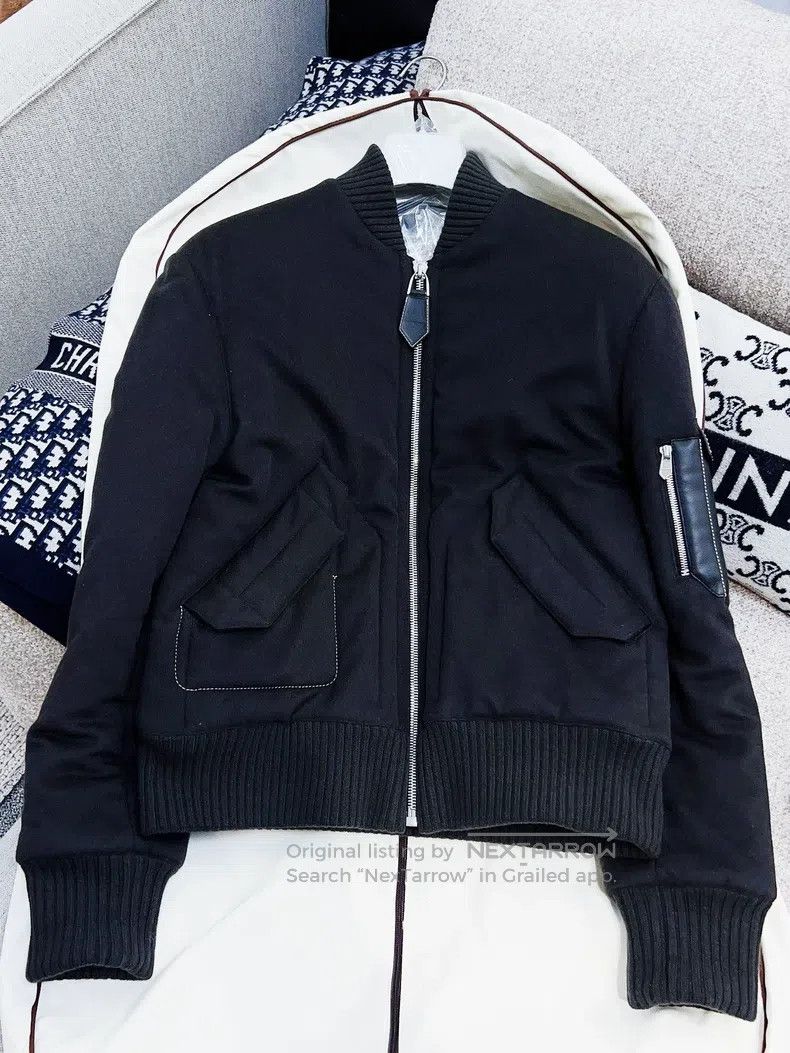 Hermes Hermes Black Cashmere and Leather Filled Long Sleeve Short Size US M / EU 48-50 / 2 - 4 Thumbnail
