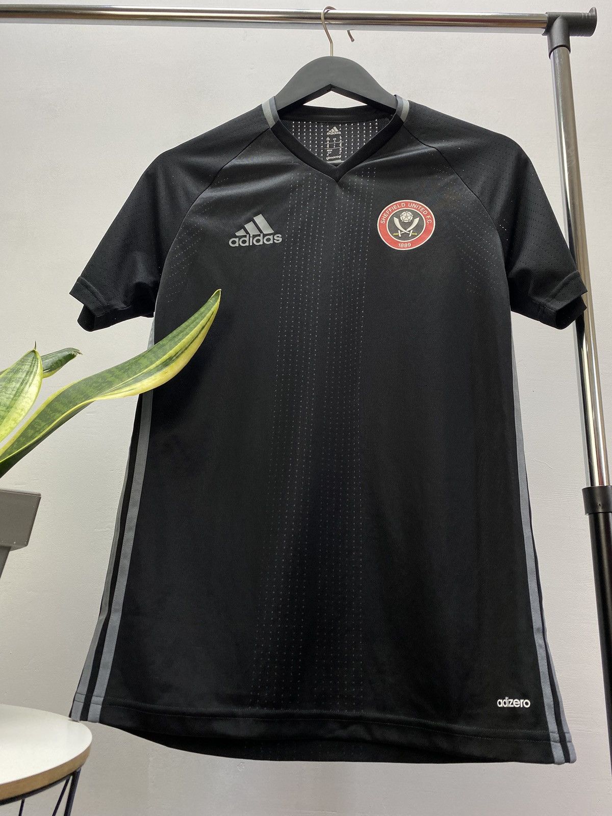 Puma × Vintage Adidas Sheffield United Training Soccer Jersey Football Size US S / EU 44-46 / 1 - 5 Thumbnail