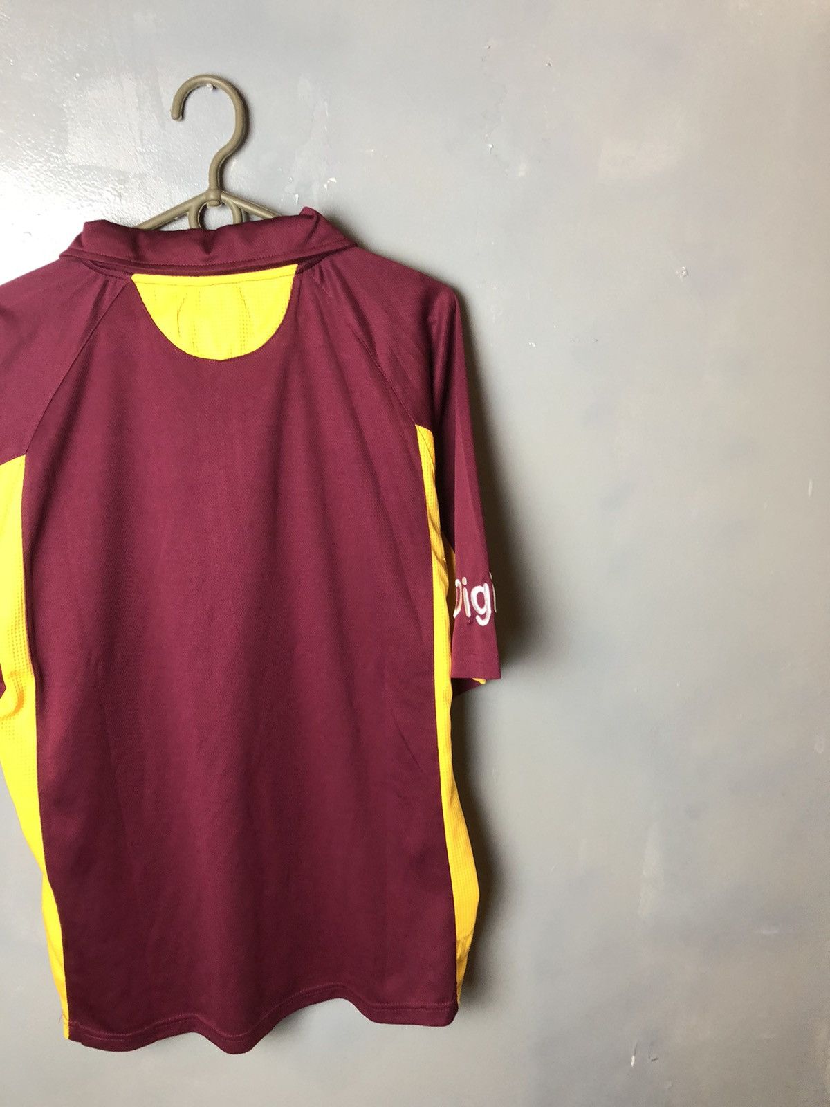Vintage Men’s soccer jersey Digicel size M Size US M / EU 48-50 / 2 - 10 Thumbnail