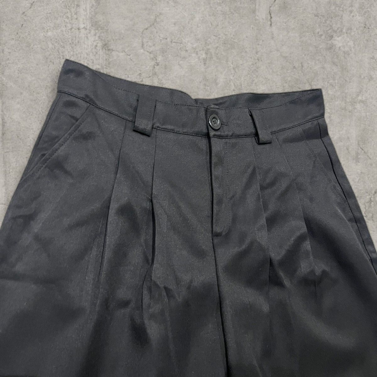 Japanese Brand Wide leg Japanese style tailored shorts in black. Size L Size US 34 / EU 50 - 3 Thumbnail