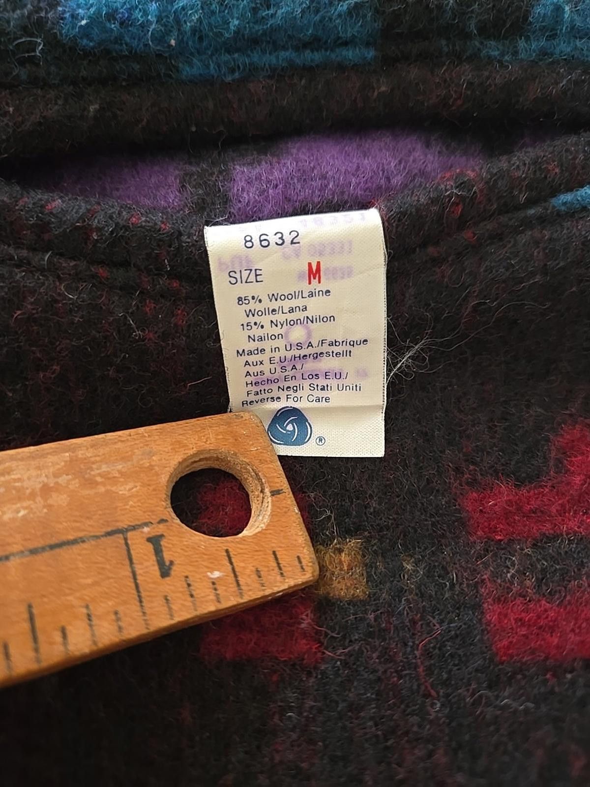 Woolrich Woolen Mills Woolrich Womens M Vintage Wool Vest with Geometric Pattern Size M / US 6-8 / IT 42-44 - 4 Thumbnail