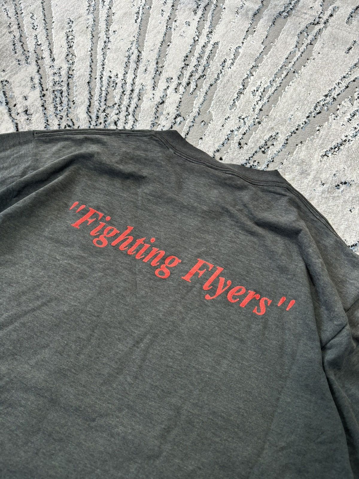 Vintage Super Faded Washed T shirt Fighting Flyers Army 90s rare Size US L / EU 52-54 / 3 - 2 Thumbnail