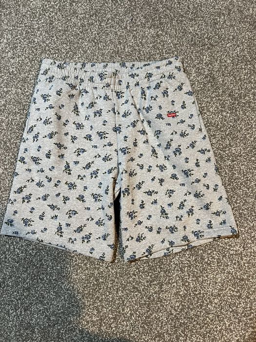 Supreme Supreme small box sweatshort | Grailed