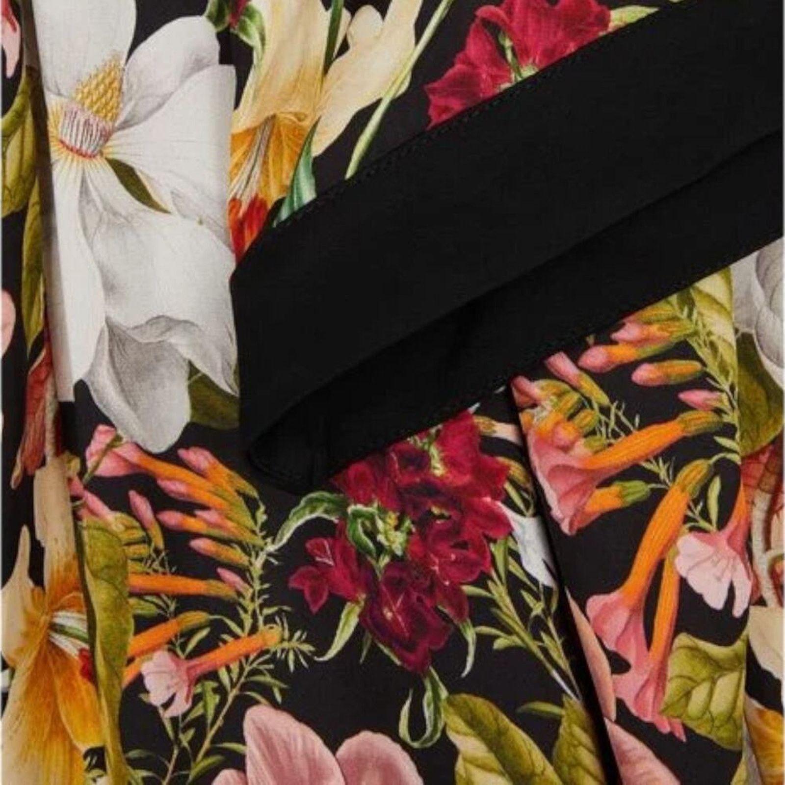 Alice + Olivia Alice + Oliva Walda Black Floral-Print Satin Jumpsuit, US0 Size 26" / US 2 / IT 38 - 10 Thumbnail