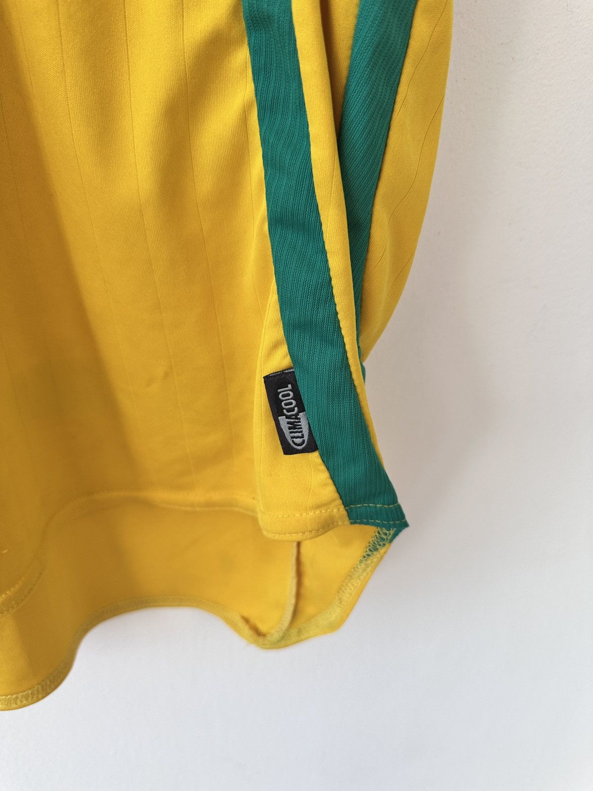 Adidas South Africa 2005 2006 Home Football Shirt Jersey Adidas Size US M / EU 48-50 / 2 - 9 Thumbnail