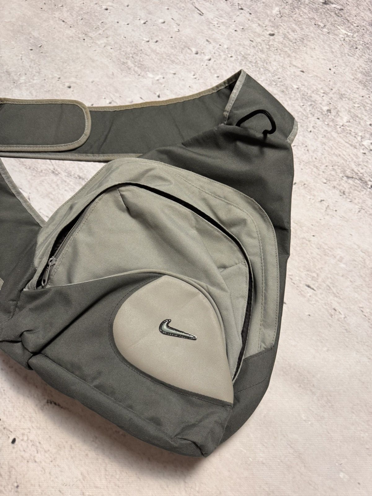 Nike × Vintage NIKE VINTAGE BASIC SLING BAG DRIP DROLL Size ONE SIZE - 2 Thumbnail