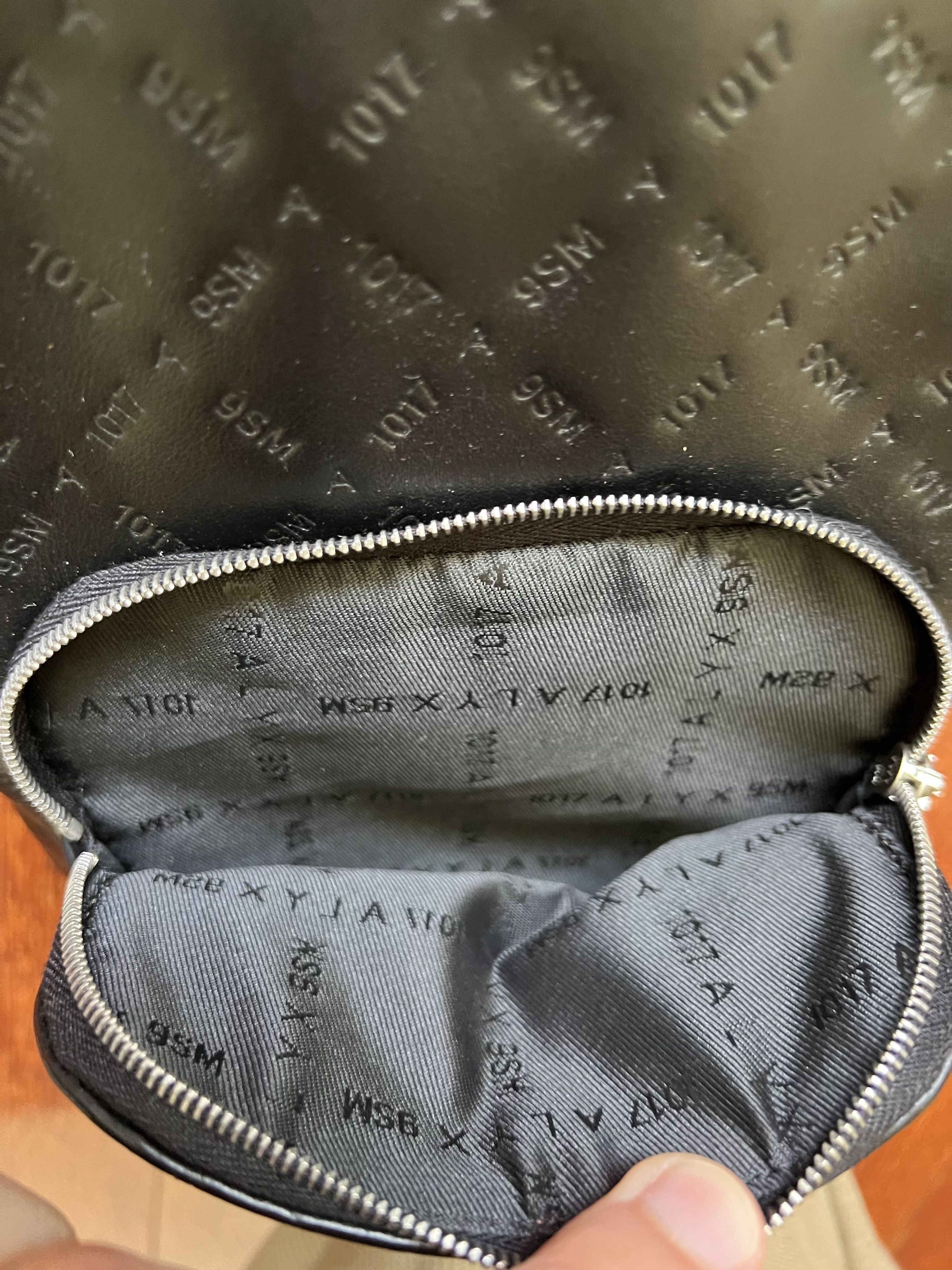 1017 ALYX 9SM 💚 2020 Alyx Leather Black Cross Body Bag Size ONE SIZE - 9 Thumbnail