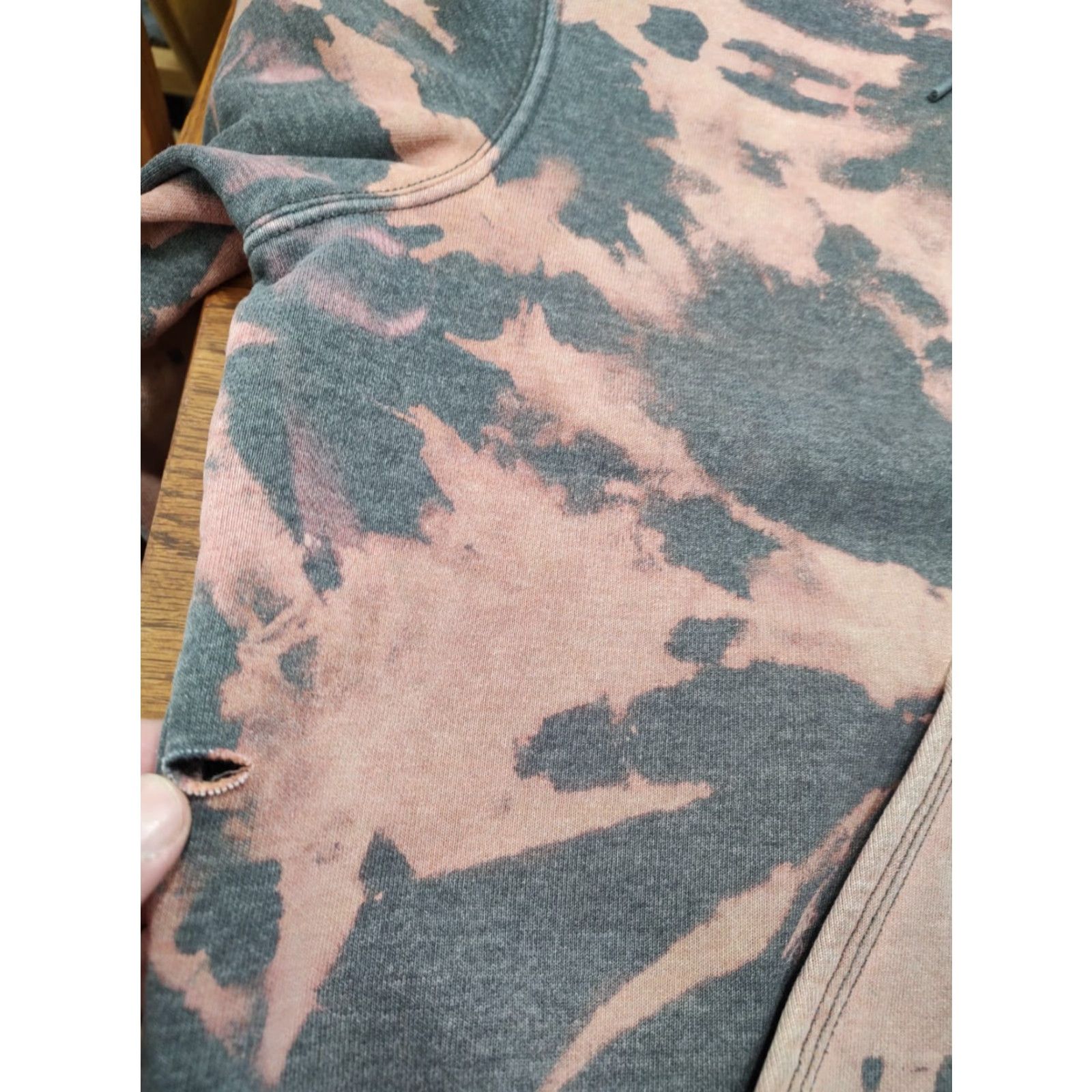 Carhartt Carhartt Mens Hoodie Gray L Tie Dye Acid Wash 1 Of 1 Original Fit 90s College Outdoor Shirt? Size US L / EU 52-54 / 3 - 5 Thumbnail