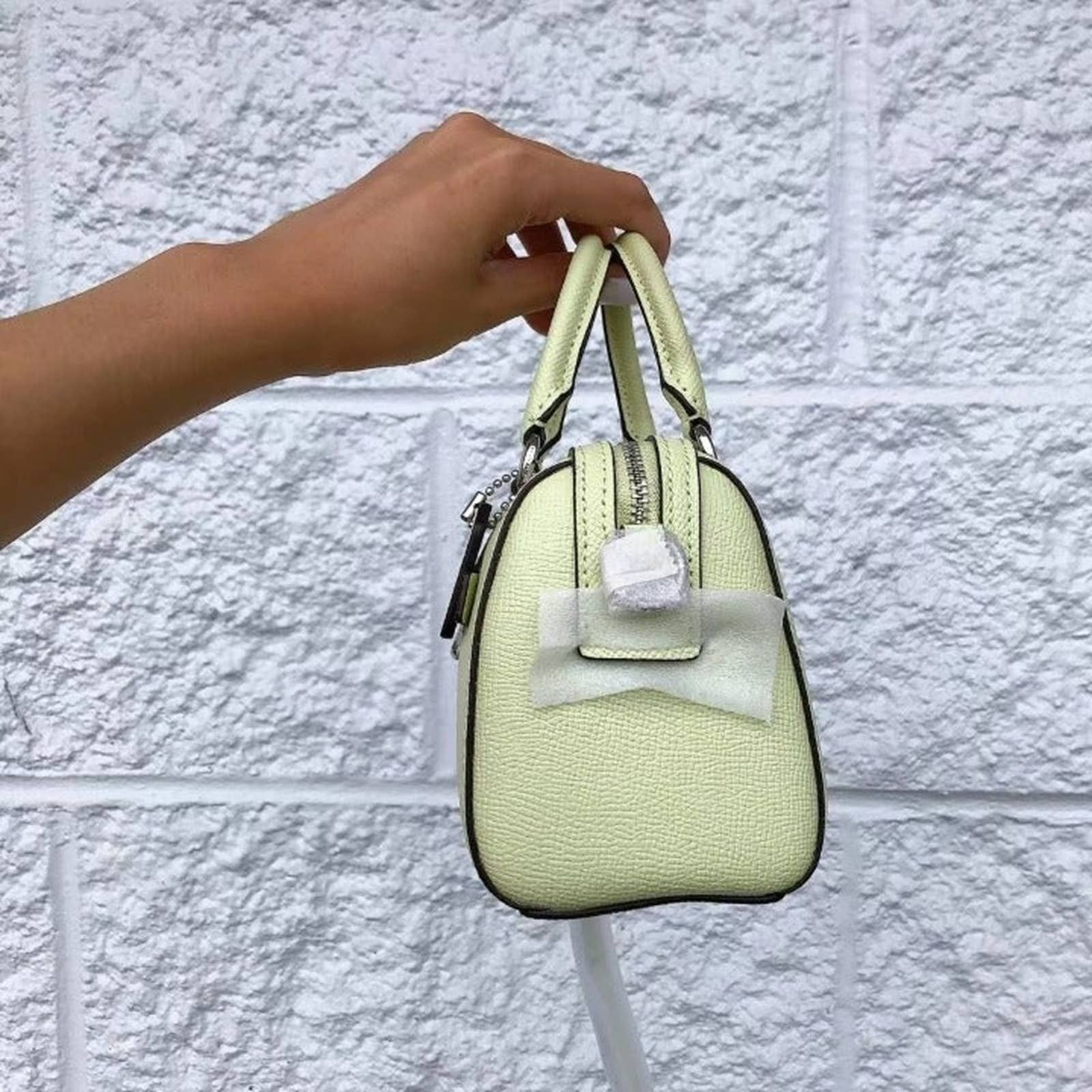 Coach mini Rowan good pale lime