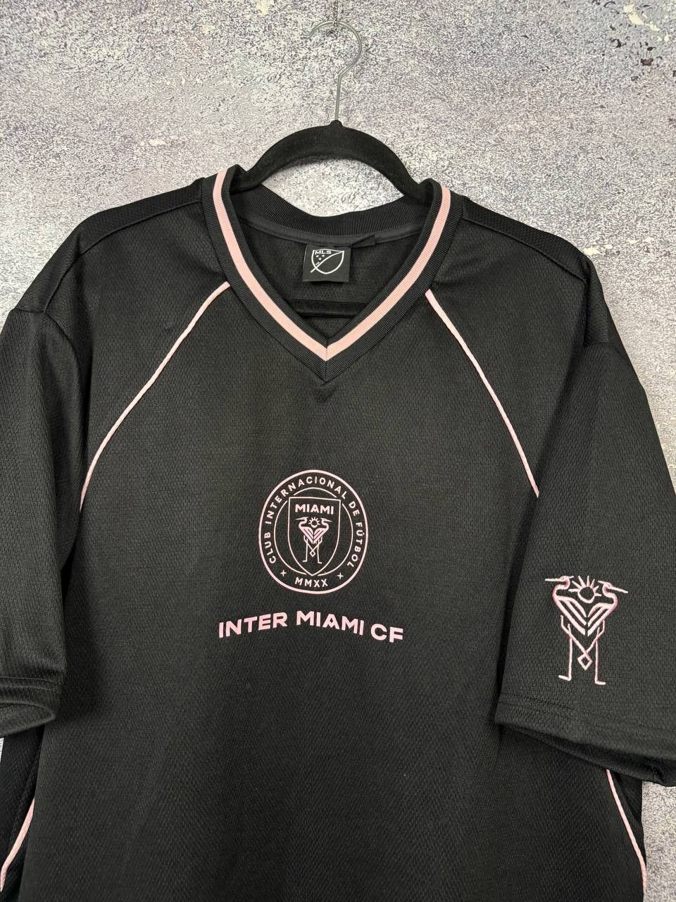 Other Inter Miami Official Black Big Logo Jersey XL size Size US XL / EU 56 / 4 - 7 Thumbnail