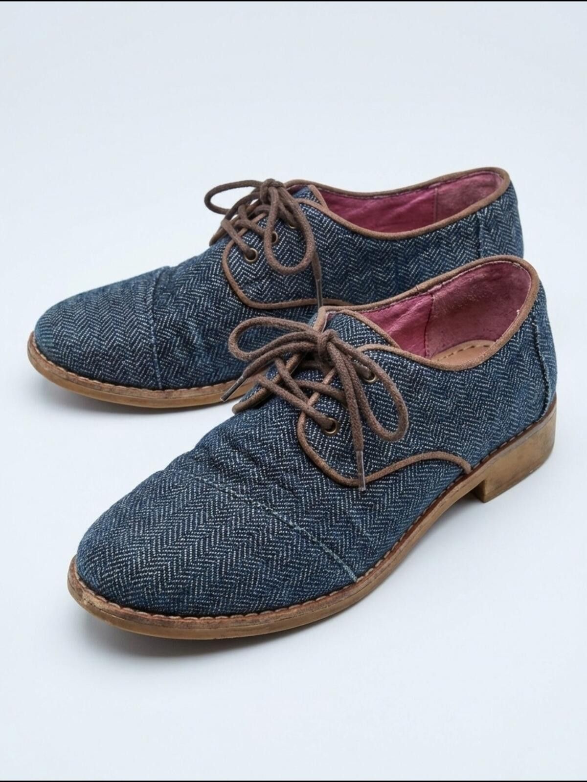 Toms Toms Blue Herringbone Lace-Up Flats with Brown Trim Size US 9 / IT 39 - 1 Thumbnail