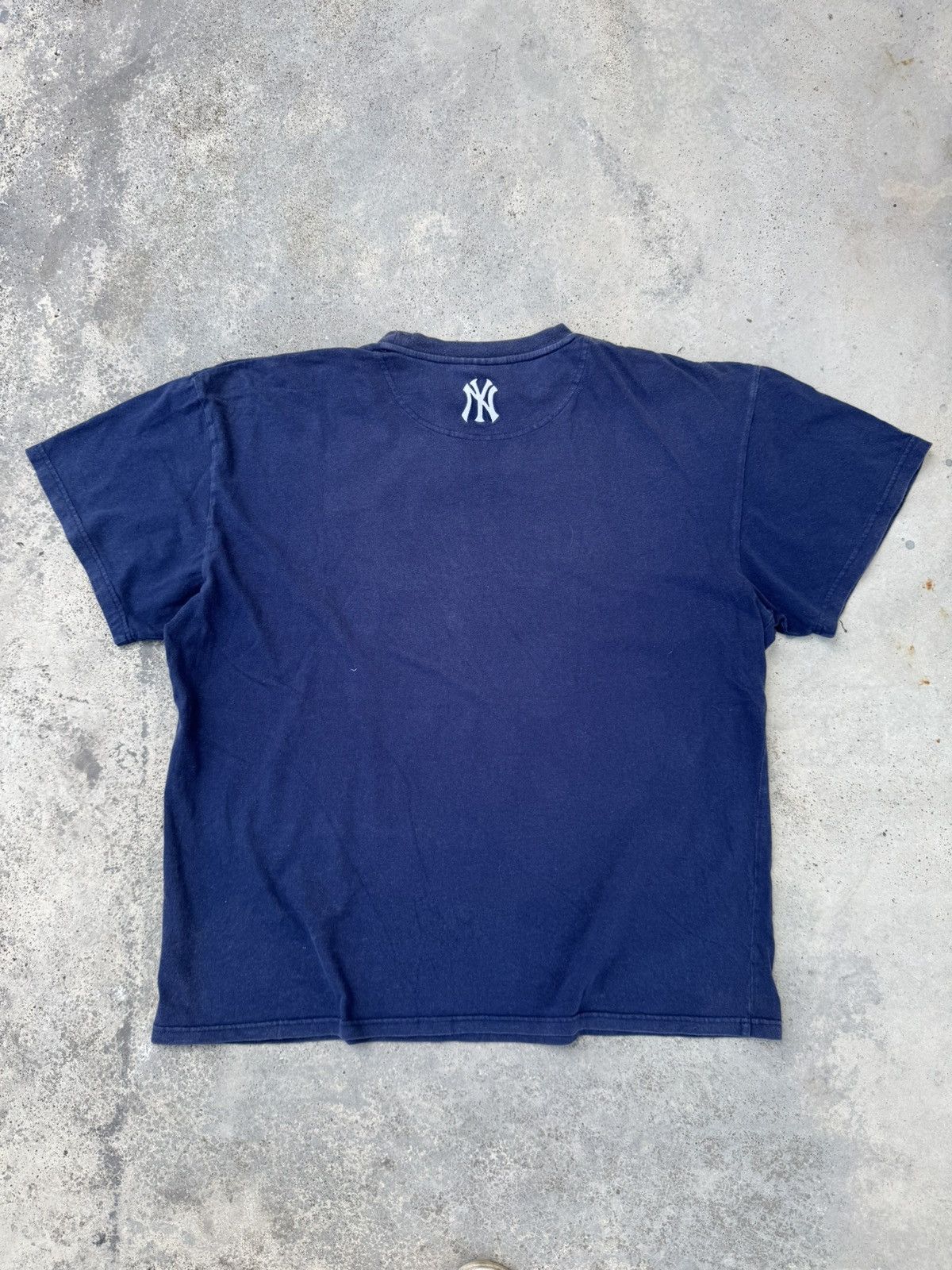 Nike 2000s Faded Nike Center Swoosh X New York Yankees Tees Size US XL / EU 56 / 4 - 3 Thumbnail
