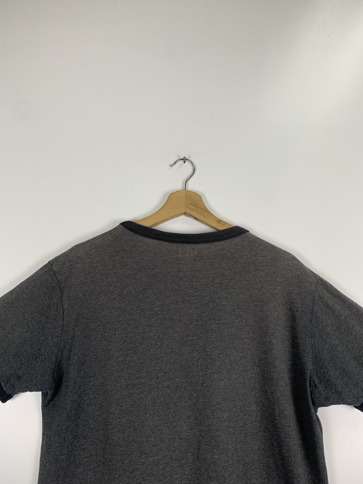 Uniqlo Chwinn Uniqlo T-Shirt Size US L / EU 52-54 / 3 - 11 Thumbnail