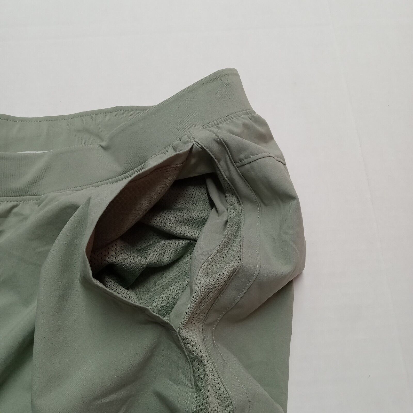 Under Armour Under Armour Men's Launch Run 7" Ins Shorts Men's 2XL Green Size US 40 / EU 56 - 3 Thumbnail
