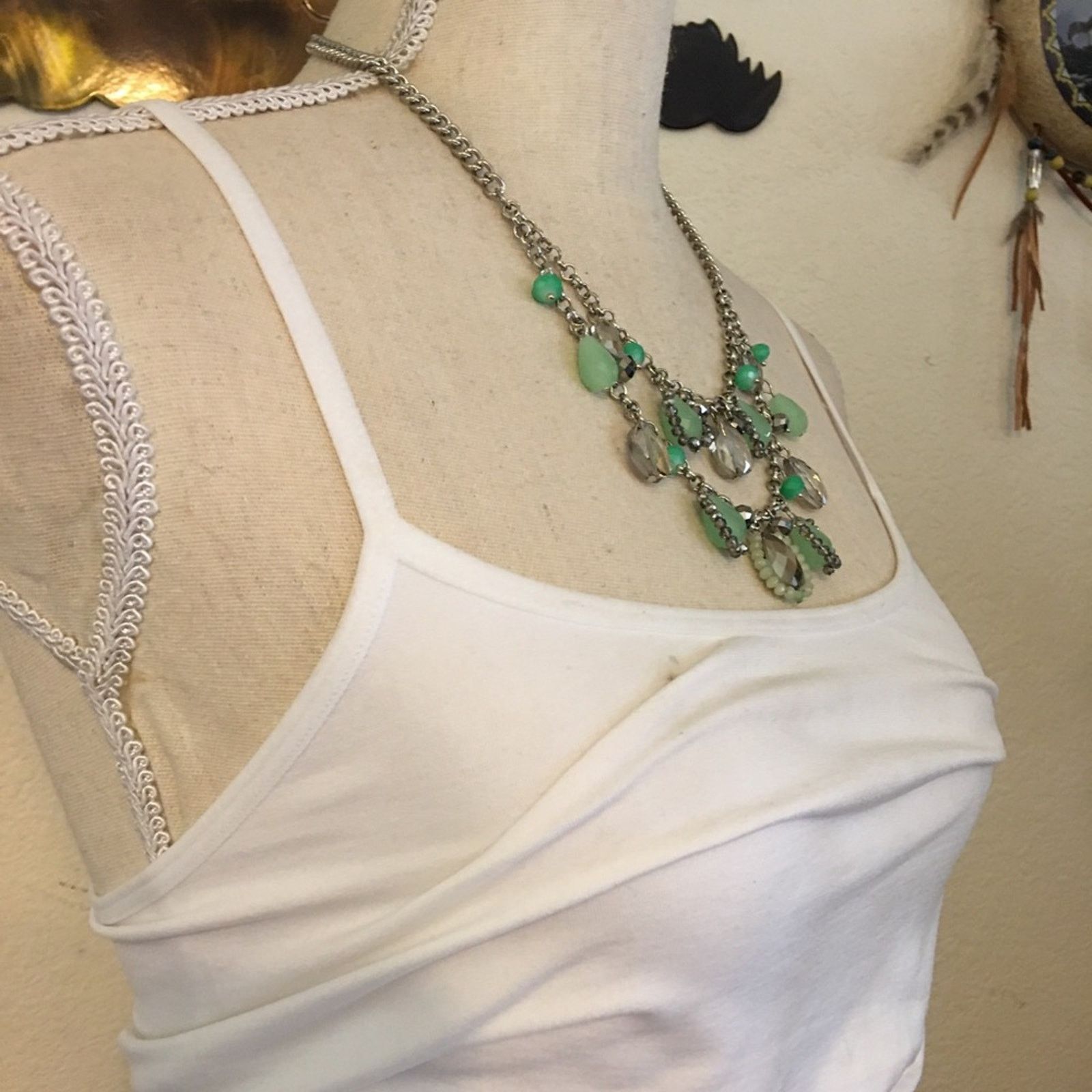 Vera Wang Vera Wang green sparkle chandelier style necklace Size ONE SIZE - 2 Thumbnail