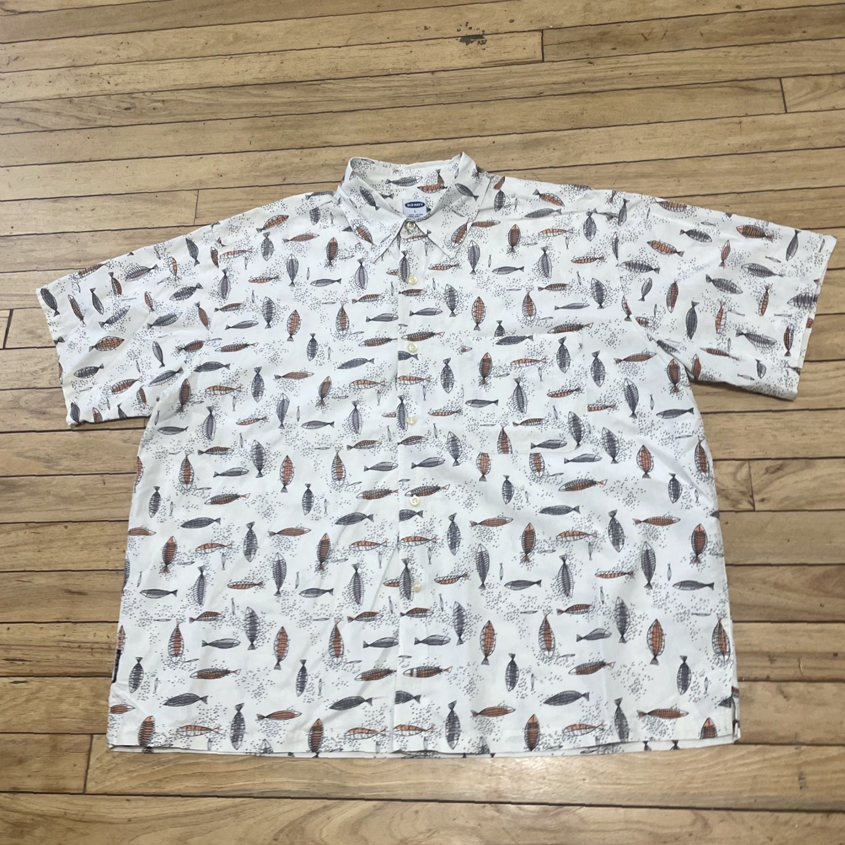 Old Navy VINTAGE Old Navy Camp Button Shirt Men L Geometric Fish Cream Orange Print Point Collar Size US L / EU 52-54 / 3 - 3 Thumbnail