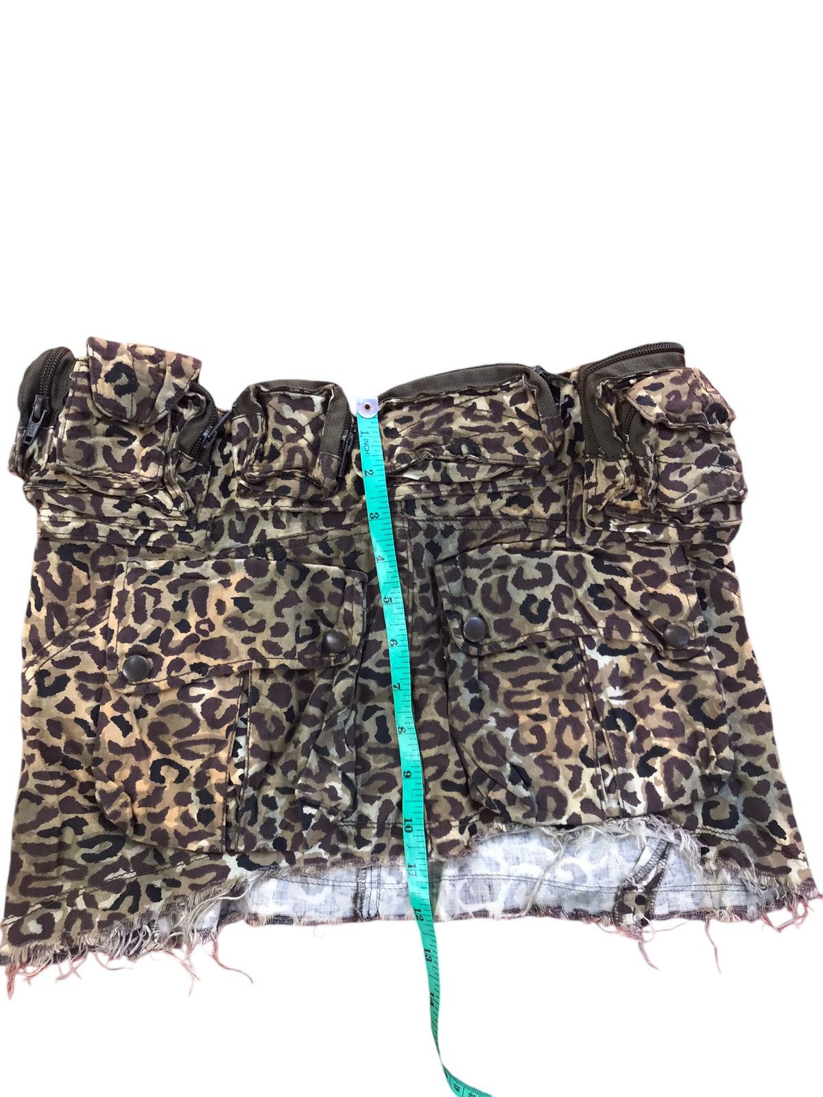 Le Grande Bleu (L.G.B.) RARE LGB SKIRT CAMO SEDITIONARIES PUNK STYLE Size 26" / US 2 / IT 38 - 13 Thumbnail