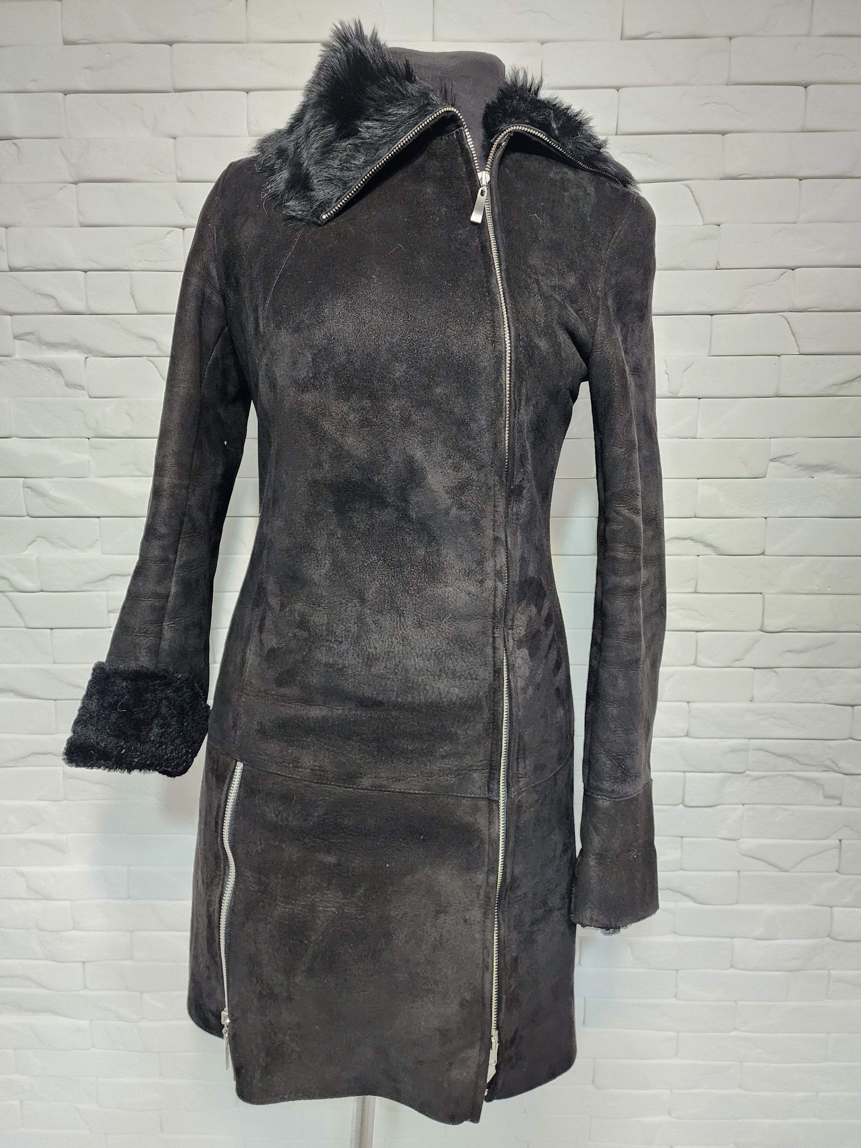 Genuine Leather Black Sheepskin Coat: Genuine Fur, Metal Zipper Size S / US 4 / IT 40 - 1 Thumbnail