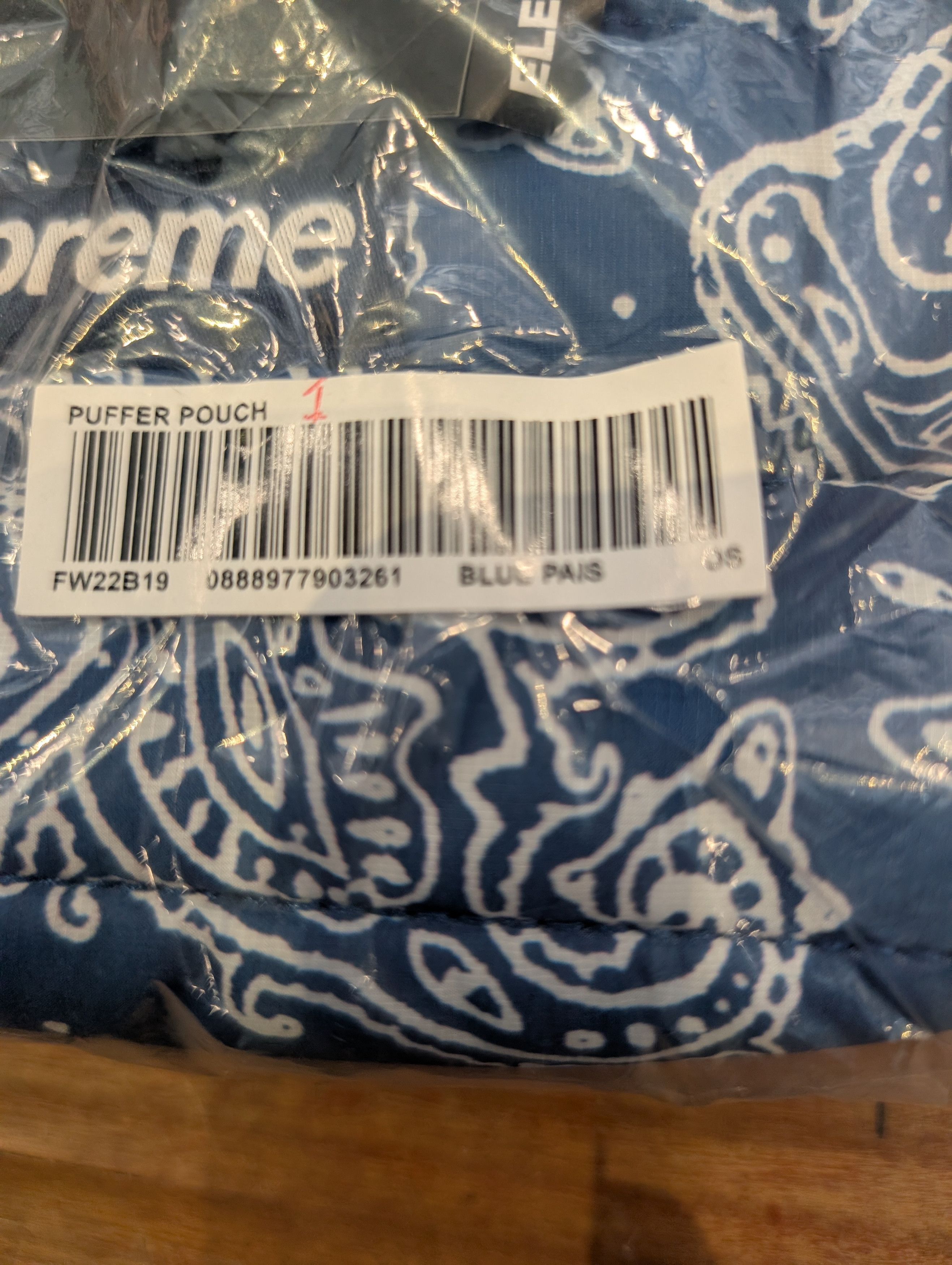 Supreme Supreme puffer pouch fw22 blue paisley brand new sealed Size ONE SIZE - 3 Thumbnail