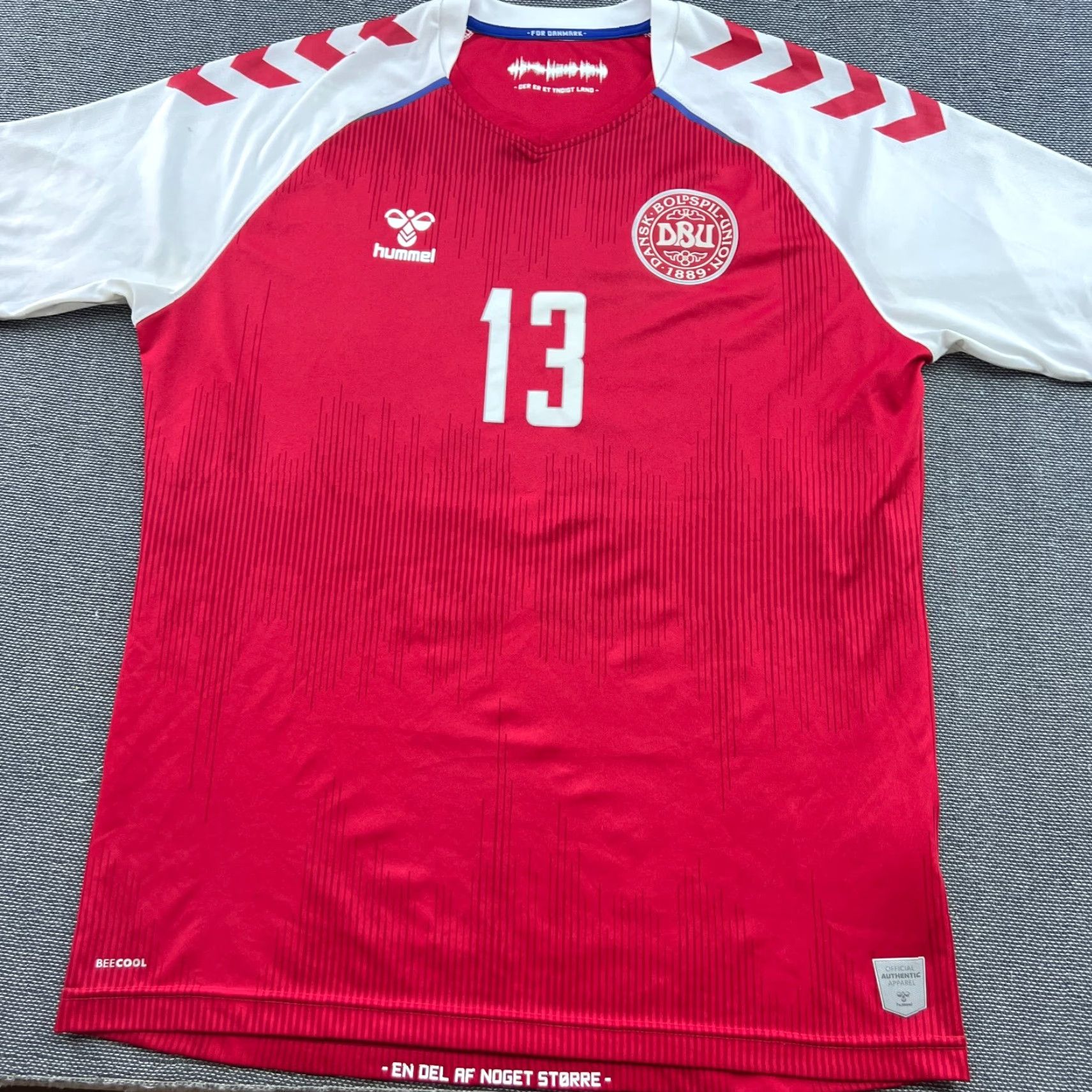 Hummel Denmark 2020 2021 Home Zanka #13 Football Jersey Mens Large Adult Hummel Shirt Size US L / EU 52-54 / 3 - 3 Thumbnail