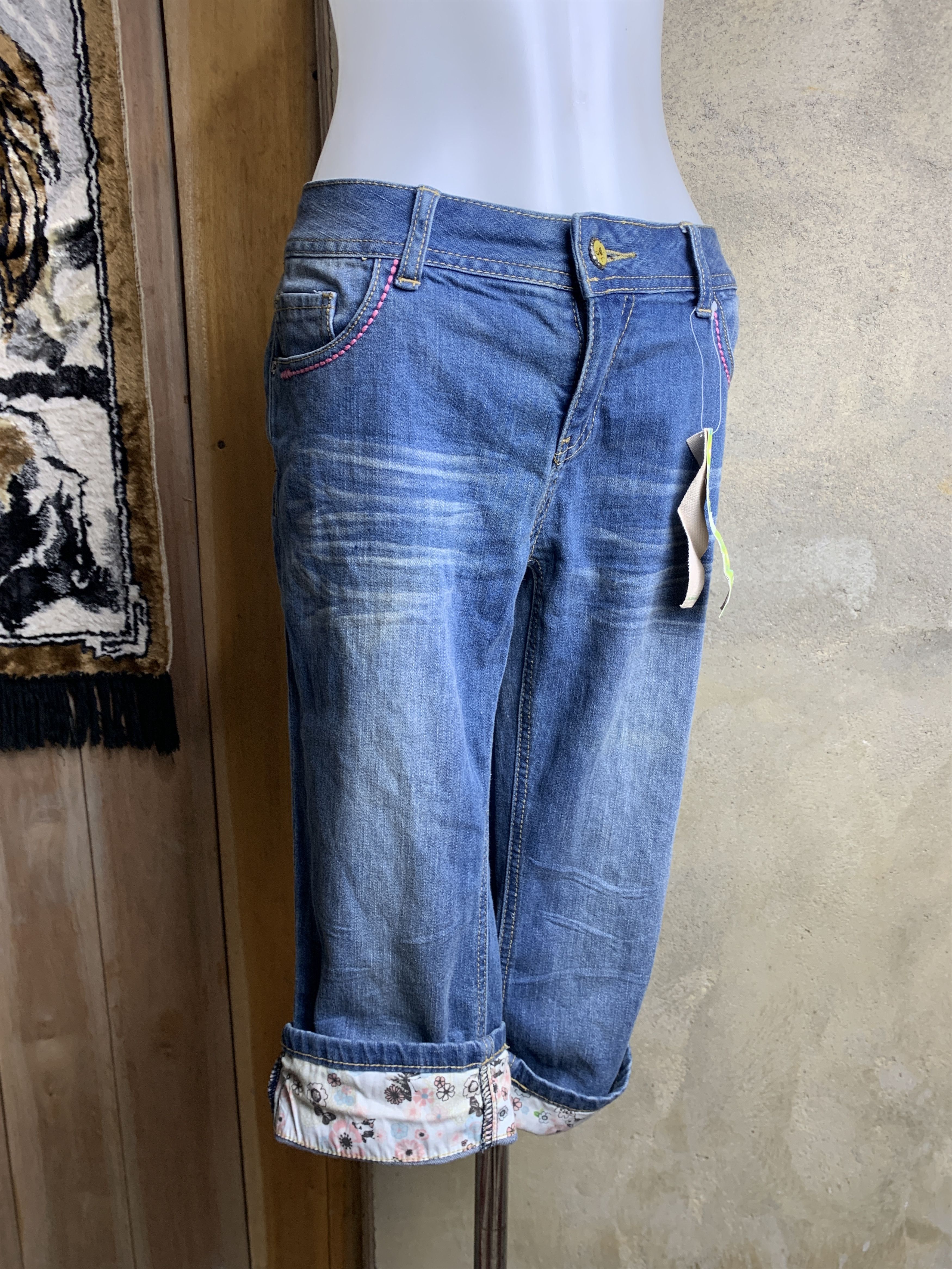 Japanese Brand Cute Puppy Embroidered Capri Jeans Shorts (31) Size 31" - 3 Thumbnail