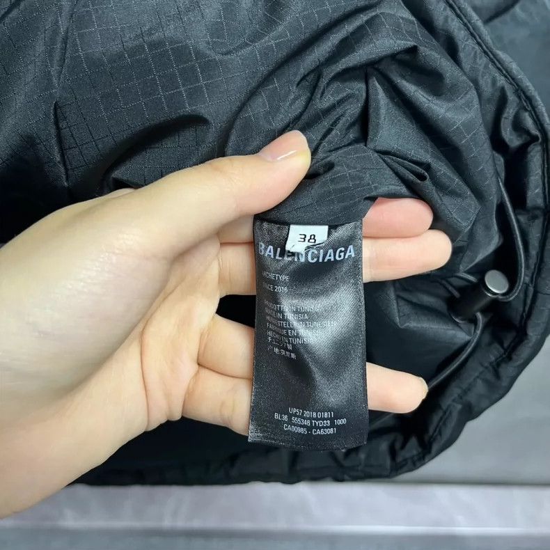 Balenciaga Balenciaga size 38 Black neckline embroidered logo bread d Size M / US 6-8 / IT 42-44 - 3 Thumbnail