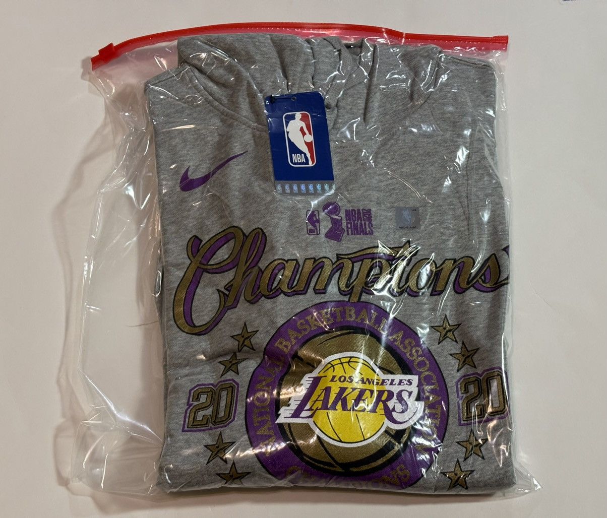 Nike Nike LA Lakers 2020 NBA Finals Champions Pullover Hoodie Size US M / EU 48-50 / 2 - 10 Thumbnail