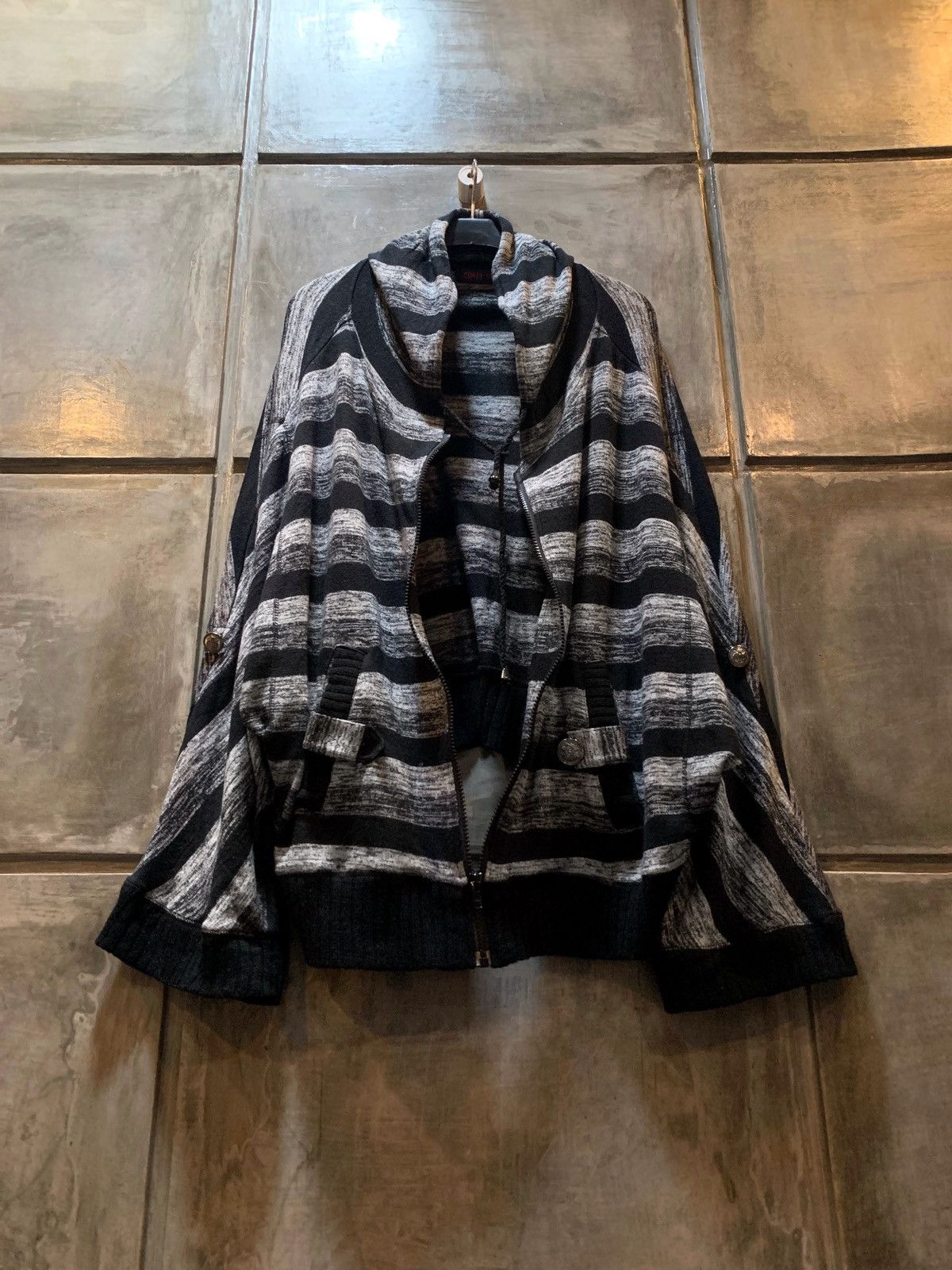 Japanese Brand Vkei Crazy Angel Batwing Gothic Boxy Zip Hooded Size M / US 6-8 / IT 42-44 - 1 Thumbnail