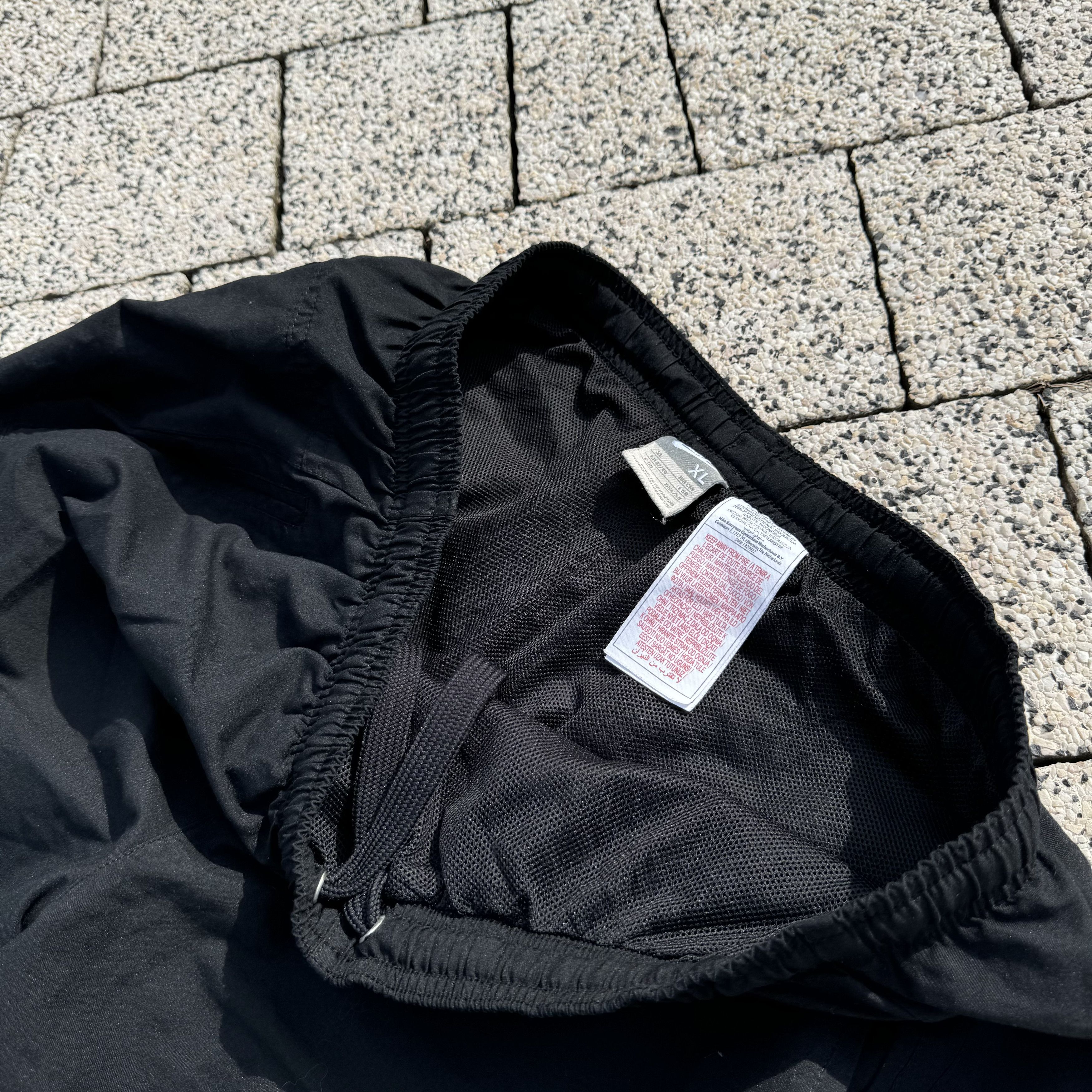 Nike × Vintage NIKE BAGGY NYLON CARGO PANTS TRACK GORPCORE SWOOSH Size US 36 / EU 52 - 6 Thumbnail