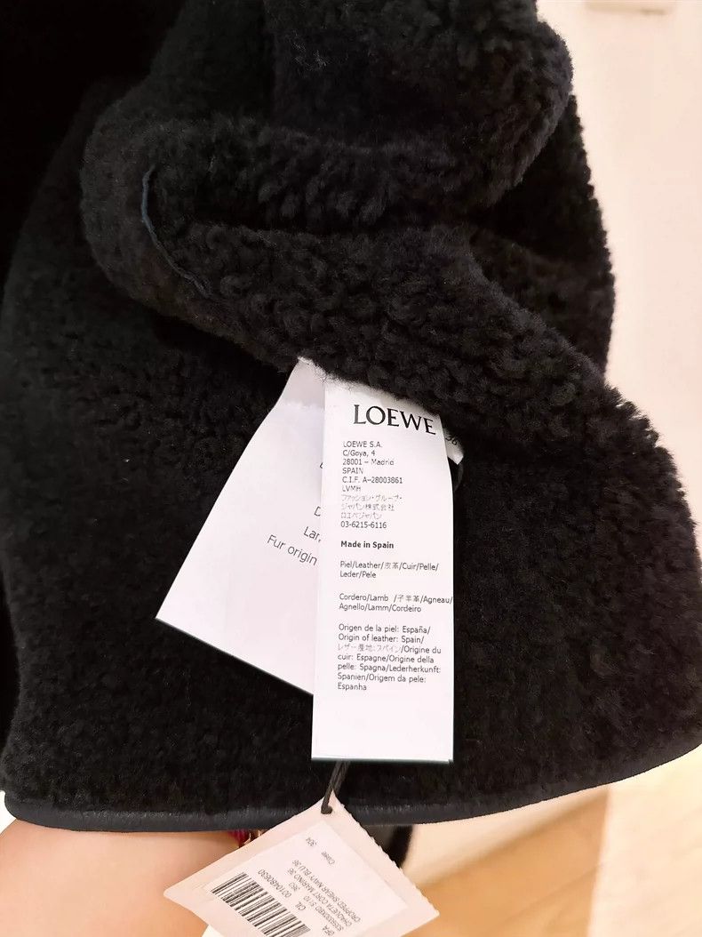 Loewe LOEWE Black lamb fur coat with turned-down collar Size S / US 4 / IT 40 - 8 Thumbnail