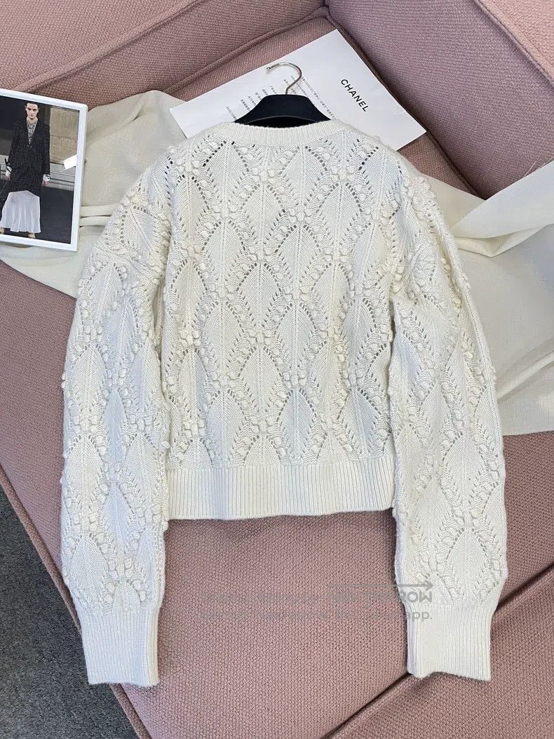 Chanel Chanel White love button knit coat Size XS / US 0-2 / IT 36-38 - 4 Thumbnail