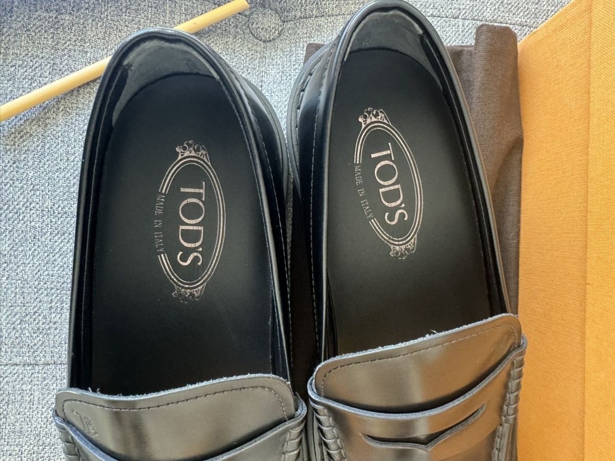 Tod's Tod’s Black Mocassino Loafers Size 7 Size US 7 / EU 40 - 4 Thumbnail