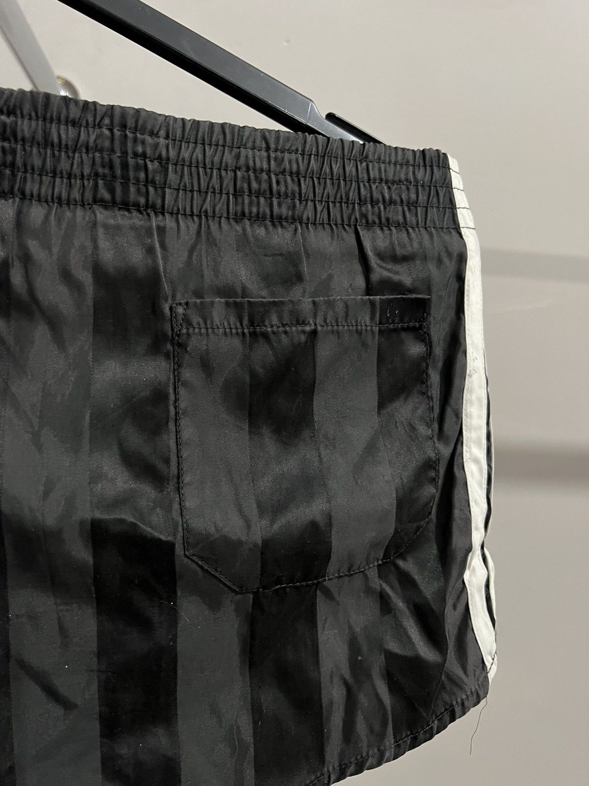 Adidas ADIDAS NYLON SPRINTER ICONIC SHORTS GLANZ RACER RETRO SIZE M Size US 36 / EU 52 - 8 Thumbnail