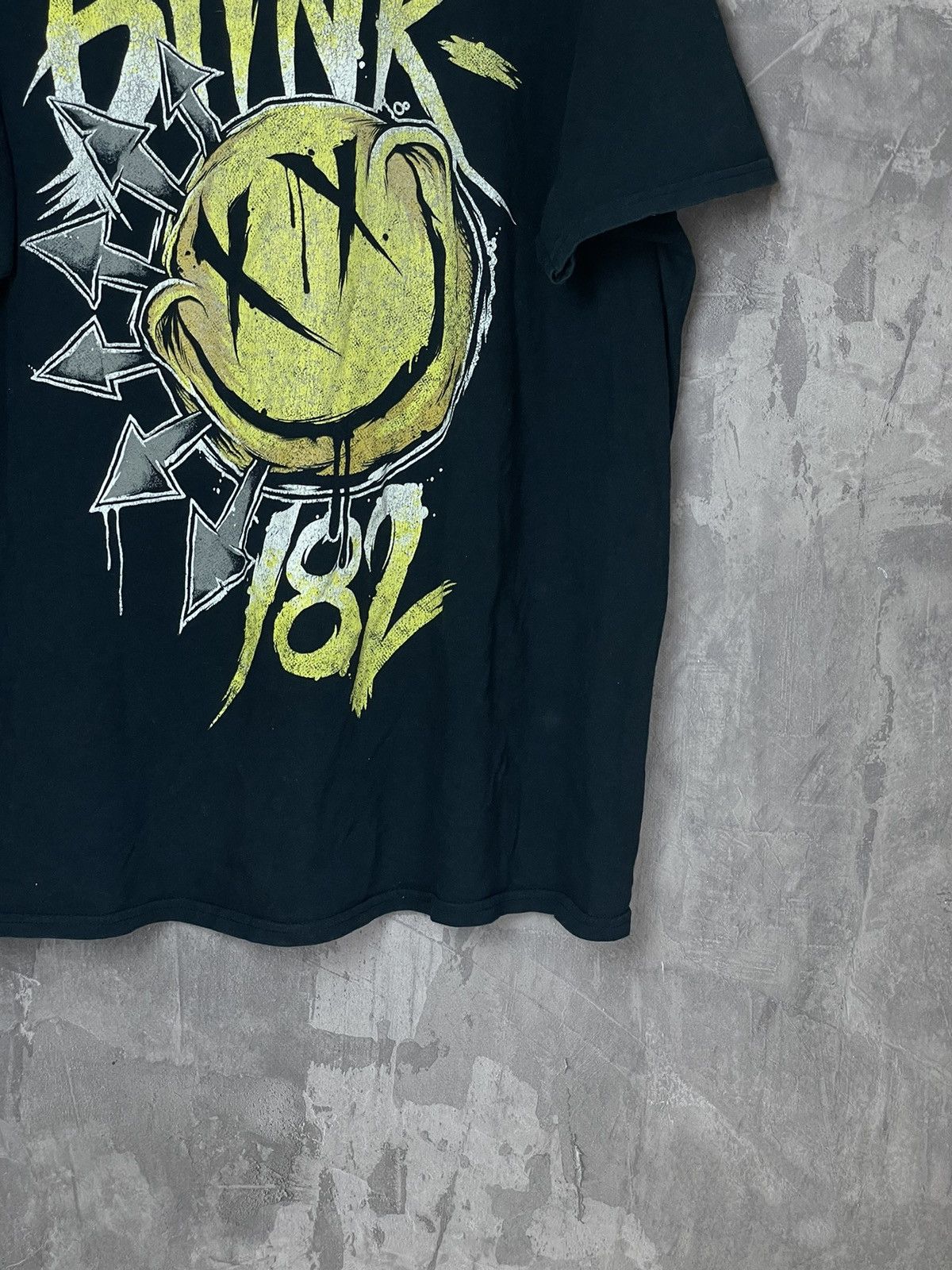 Band Tees × Vintage 00s Vintage Blink-182 Y2K coloured Band T-Shirt Size US XL / EU 56 / 4 - 6 Thumbnail