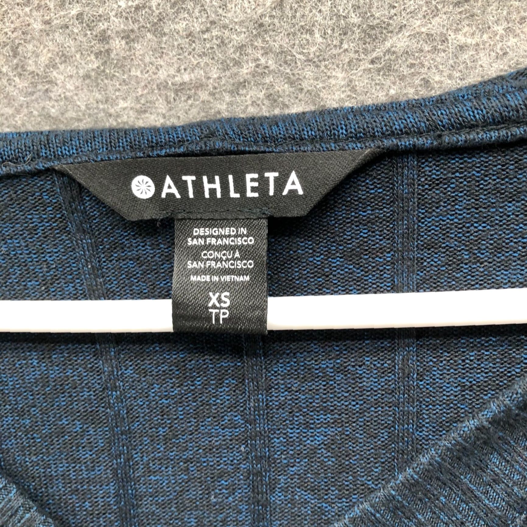 Athleta Athleta Harmony Pose Hoodie Sweater Womens XS Teal V-Neck Flare Sleeve Pullover Hooded Knit Logo Activewear Shirt/Top Size XS / US 0-2 / IT 36-38 - 6 Thumbnail