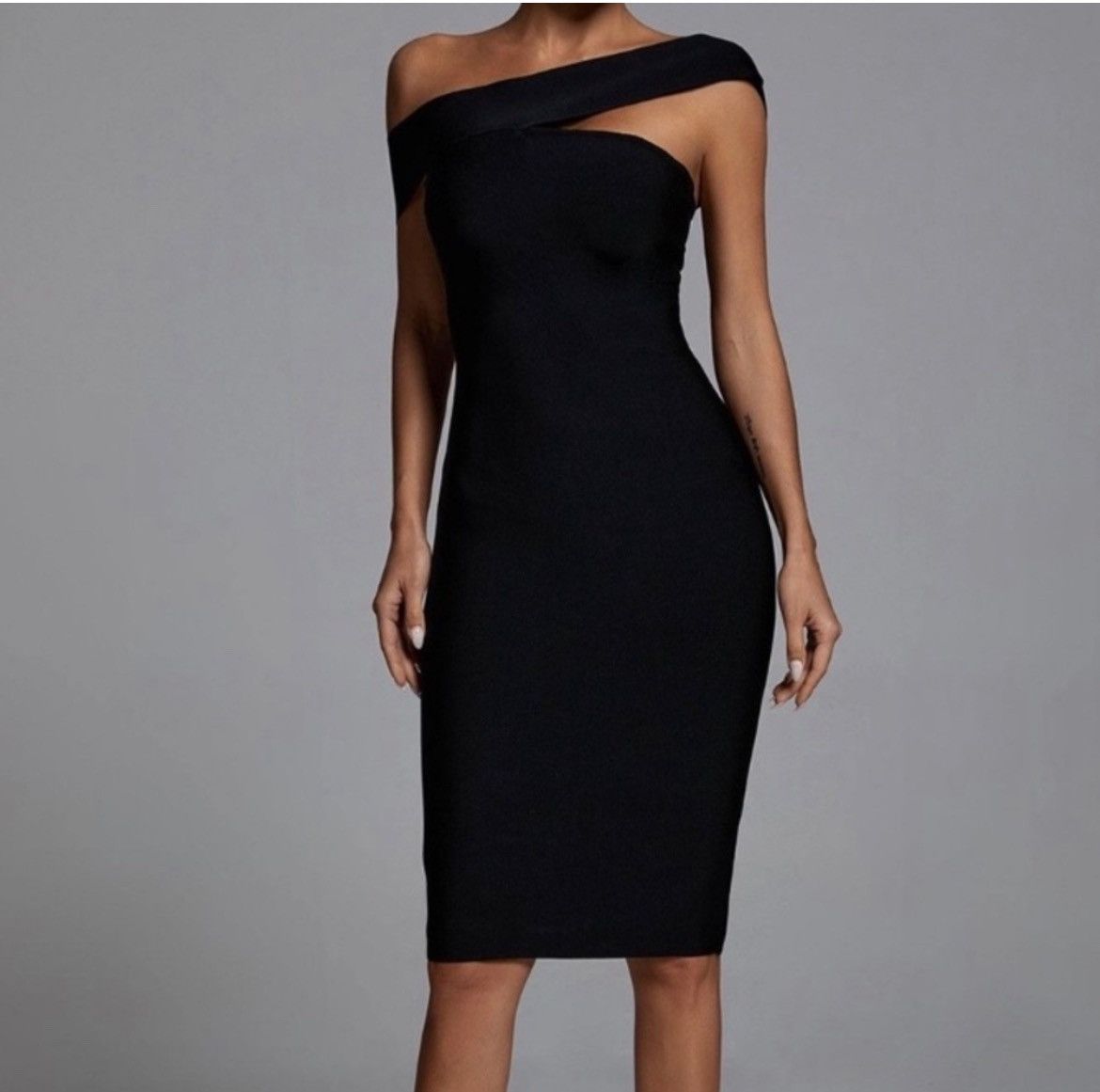 Designer × Other NWT, Lavishly Paris Women’s Black Ruched Midi Dress. Size M / US 6-8 / IT 42-44 - 13 Thumbnail