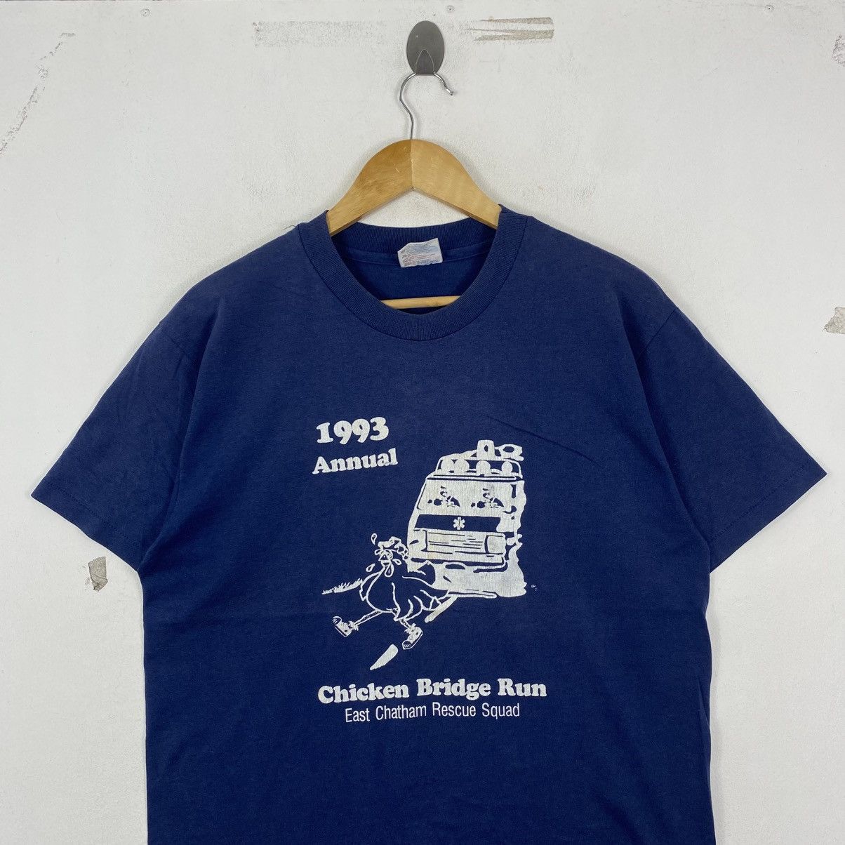 Vintage Vintage 93 Hanes Chicken Bridge Run Tee L Size US L / EU 52-54 / 3 - 3 Thumbnail