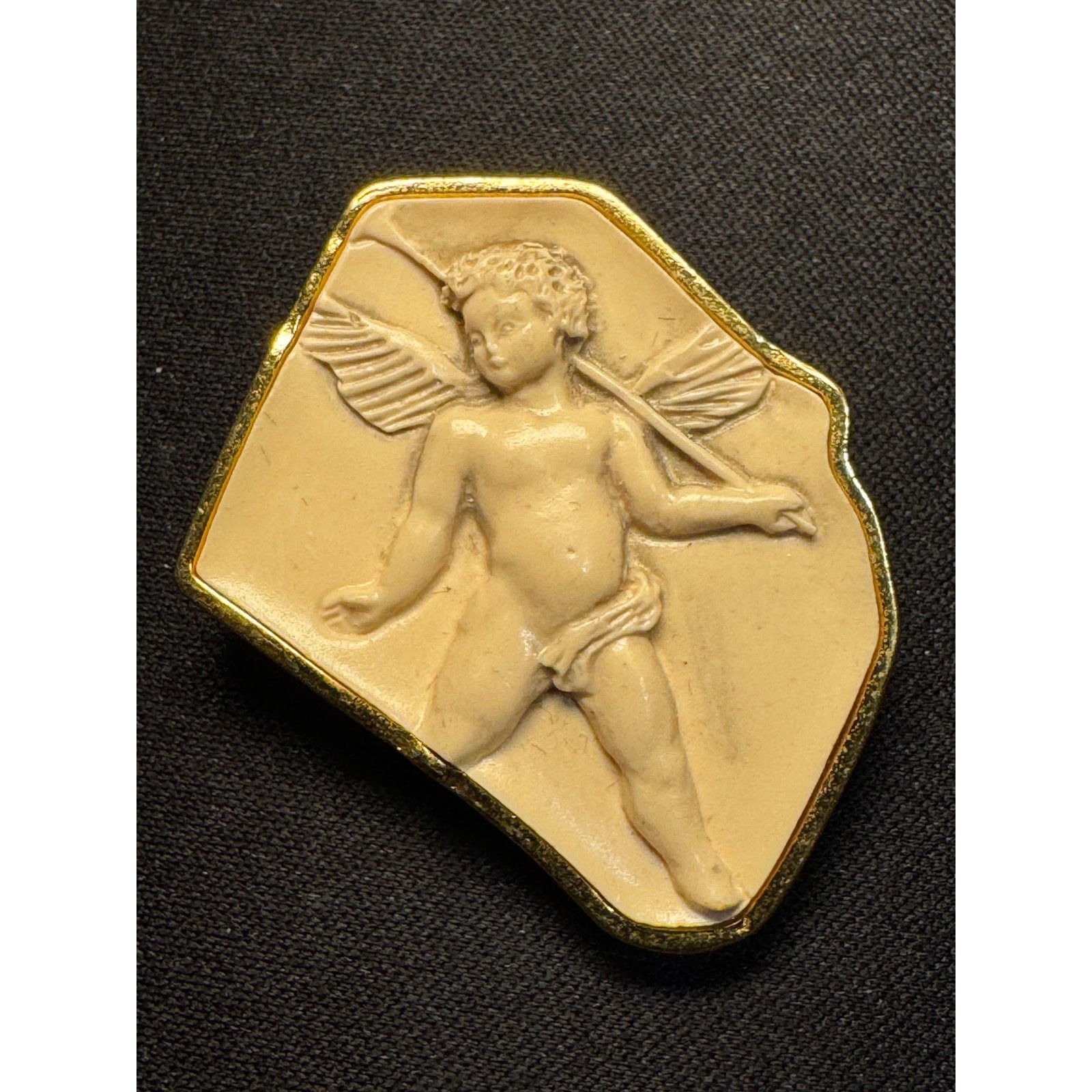 Other Vintage Cherub Cameo Vatican Library Collection Brooch Size ONE SIZE - 1 Thumbnail