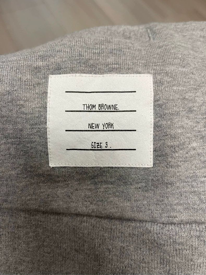 Thom Browne Thom browne Tom Brown gray four-striped knitted cardigan ja Size US L / EU 52-54 / 3 - 5 Thumbnail