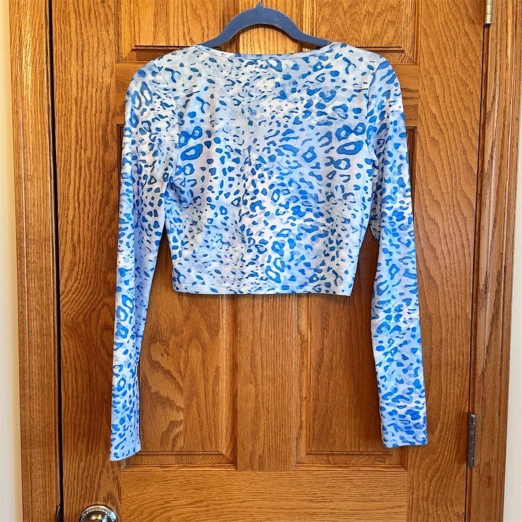 Shein SHEIN Women's Blue Cheetah Print Lace V-Neck Long Sleeve Cr Size M / US 6-8 / IT 42-44 - 4 Thumbnail