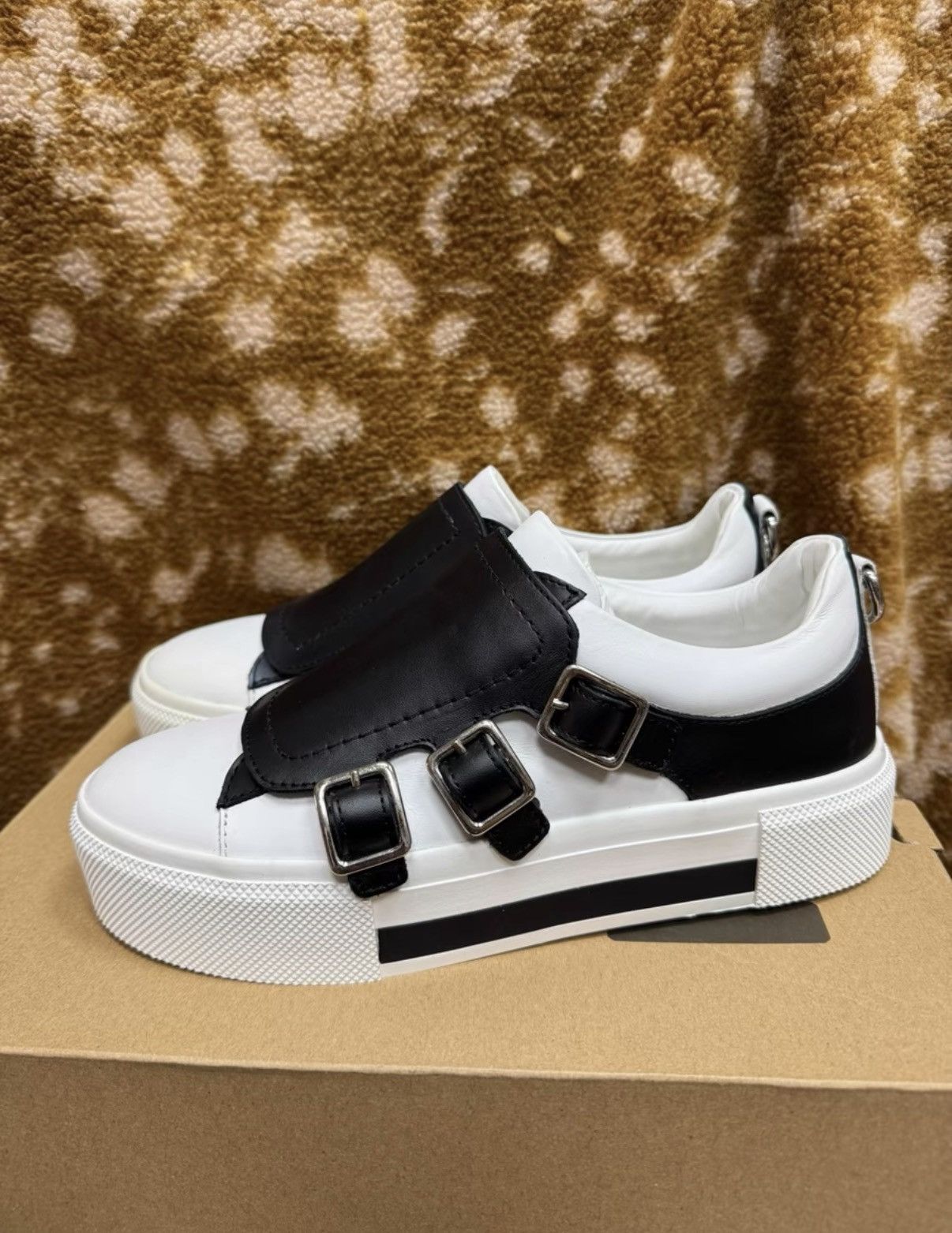 Alexander McQueen Alexander McQueen Triple Strap Low Top Sneakers K37 Size US 7 / IT 37 - 8 Thumbnail