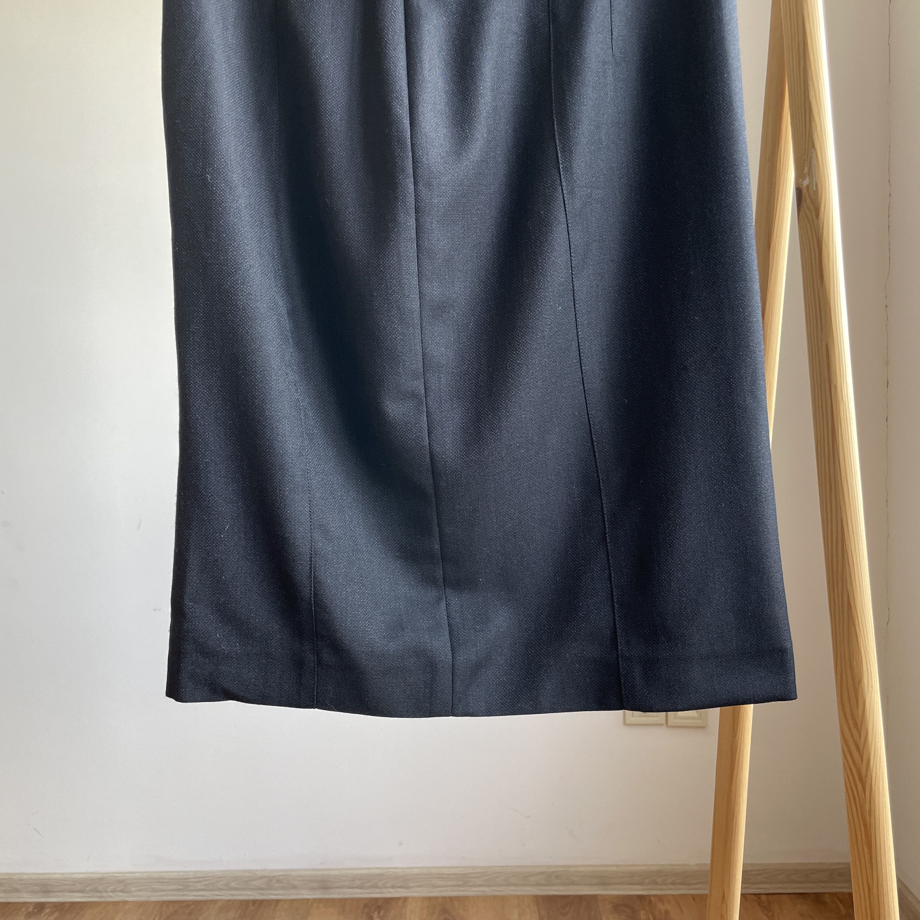 Burberry Burberry London Virgin Wool Formal Pencil Midi Skirt Size 30" / US 8 / IT 44 - 4 Thumbnail