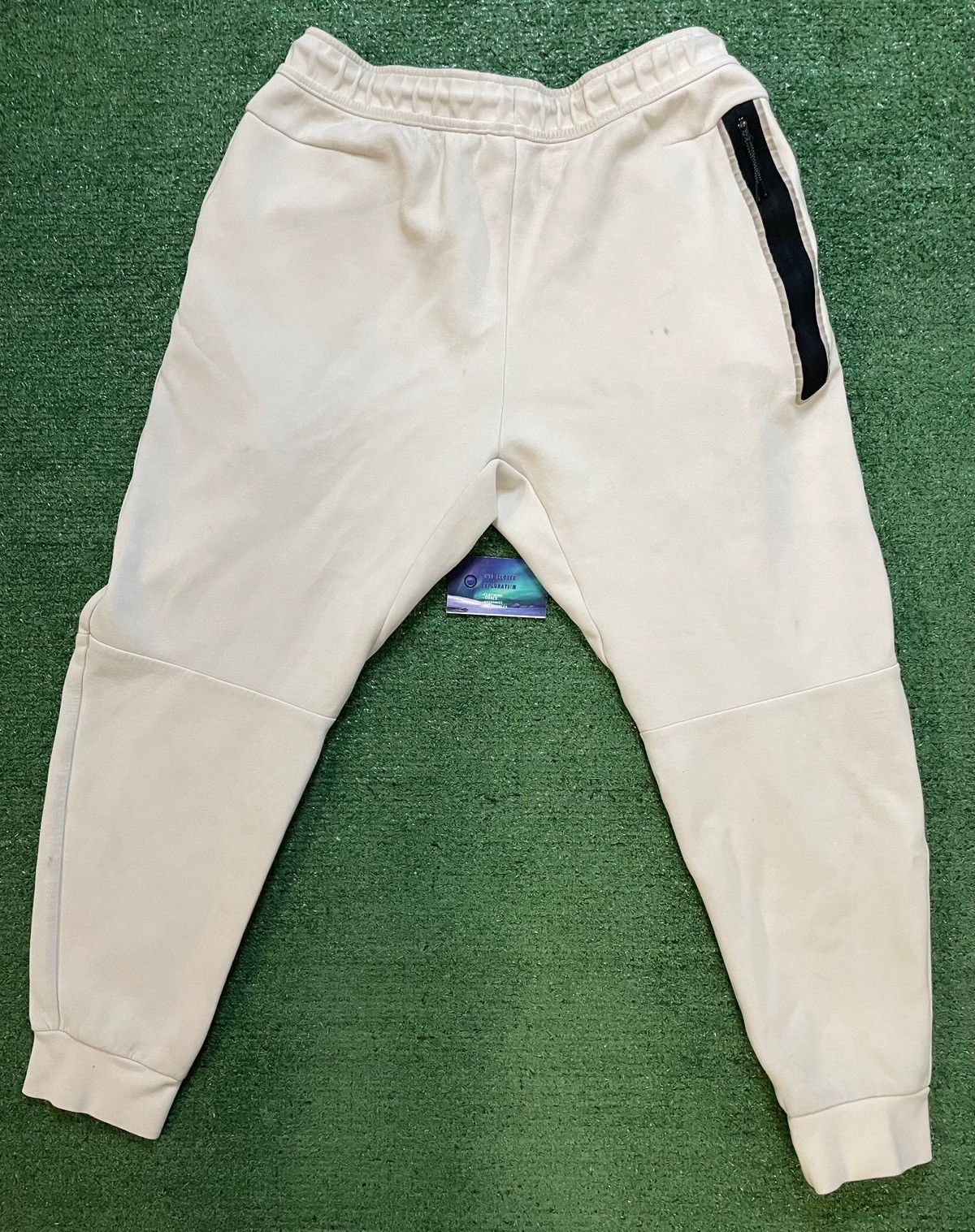 Nike Nike beige tech fleece pants Size US 32 / EU 48 - 5 Thumbnail