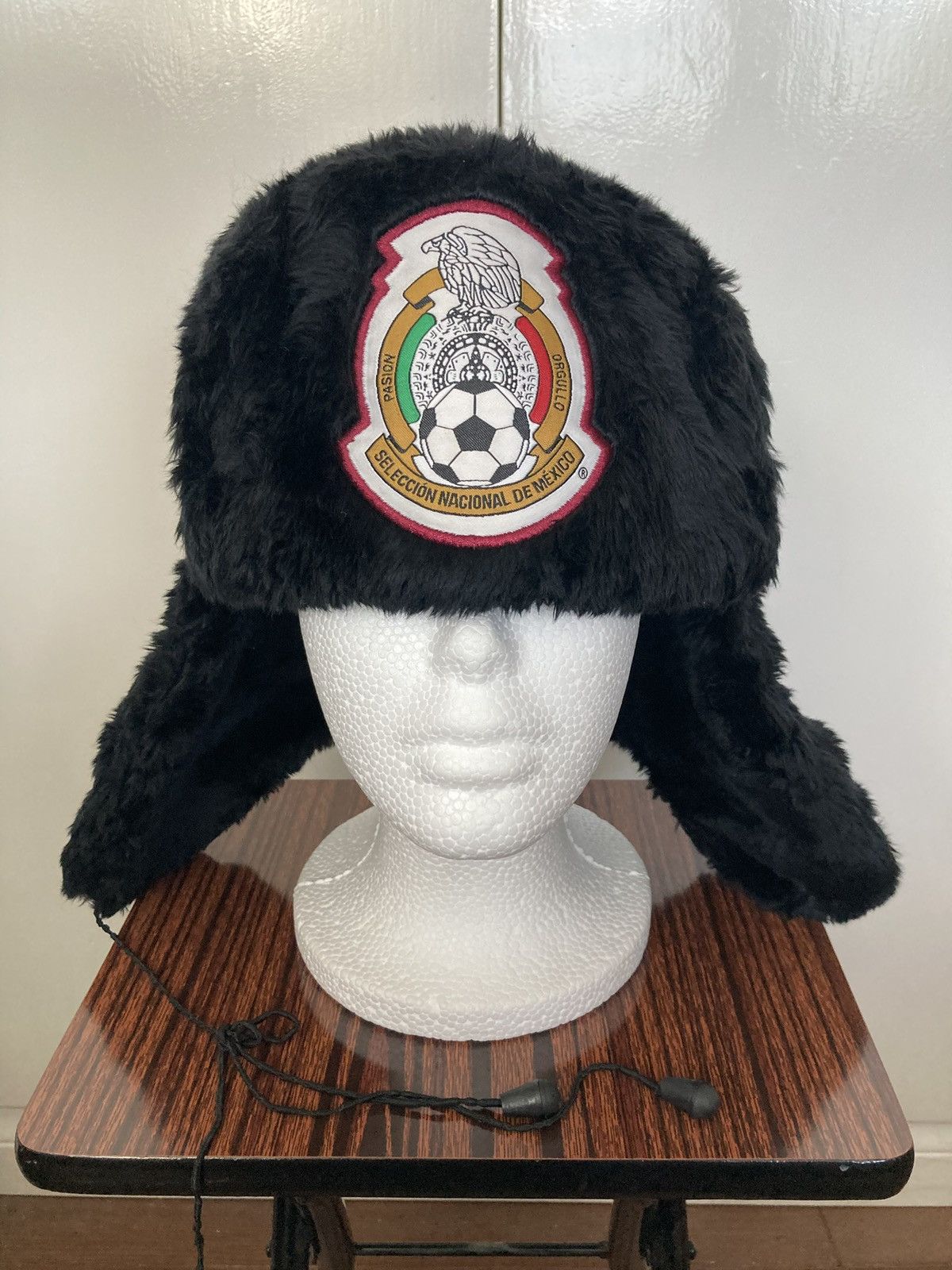 Vintage MEXICO NATIONAL FOOTBALL FUTBOL SOCCER TEAM USHANKA TRAPPER Size ONE SIZE - 3 Thumbnail