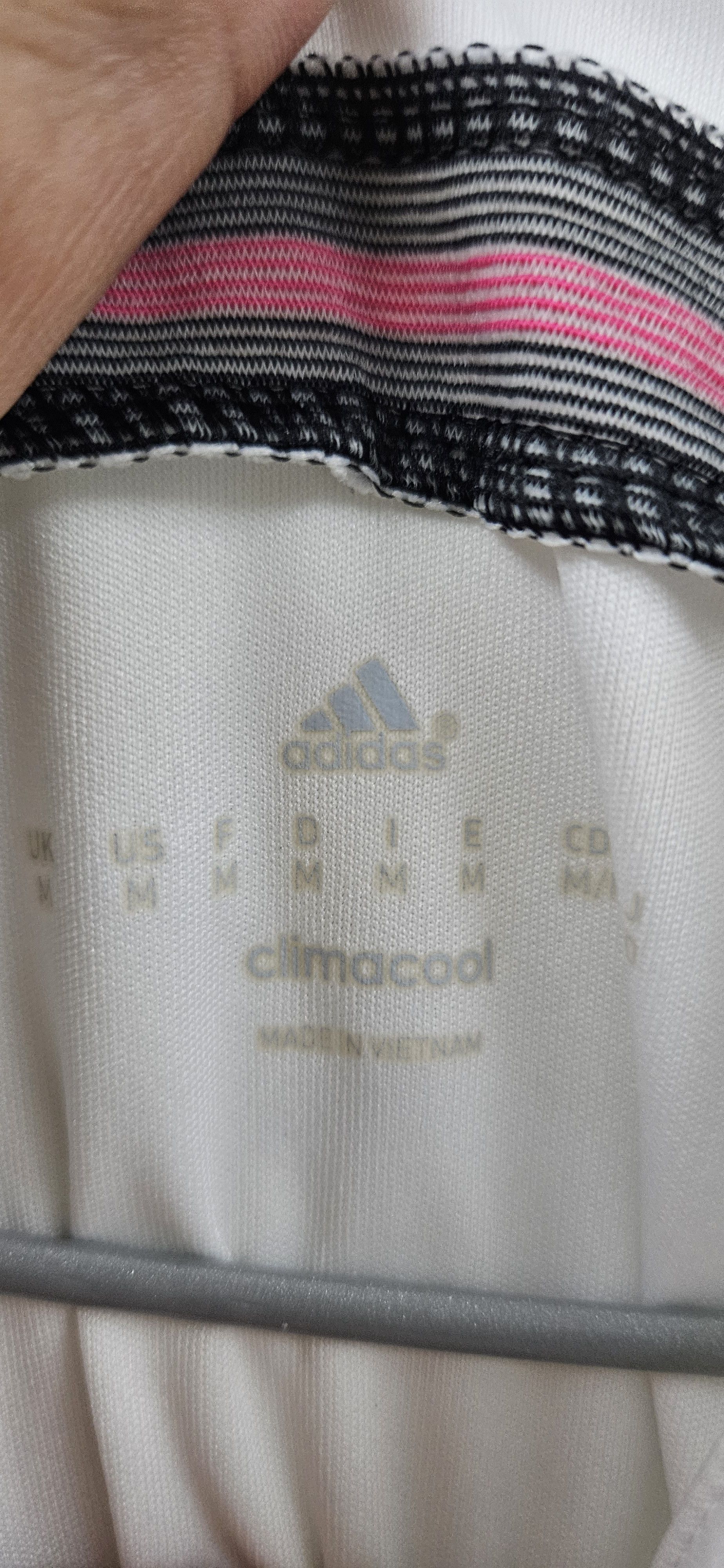 Other REAL MADRID 2014 2015 HOME LONG SLEEVE F49660 MEDIUM Size US M / EU 48-50 / 2 - 5 Thumbnail