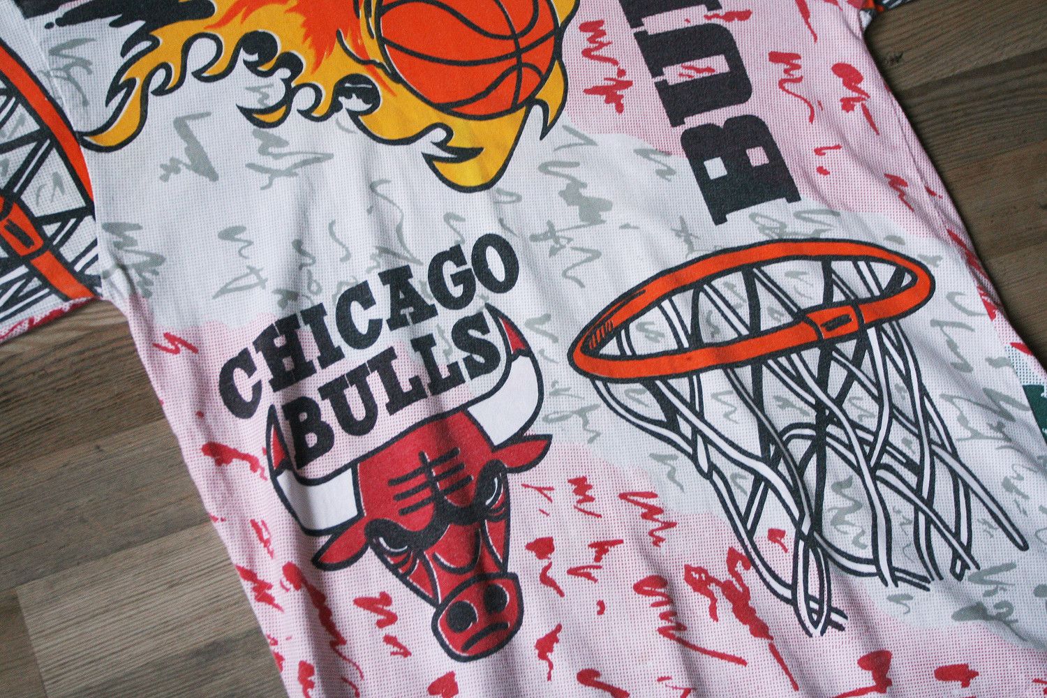 NBA Vintage 90s Chicago Bulls NBA AOP all over print Tee T Shirt Size US L / EU 52-54 / 3 - 3 Thumbnail