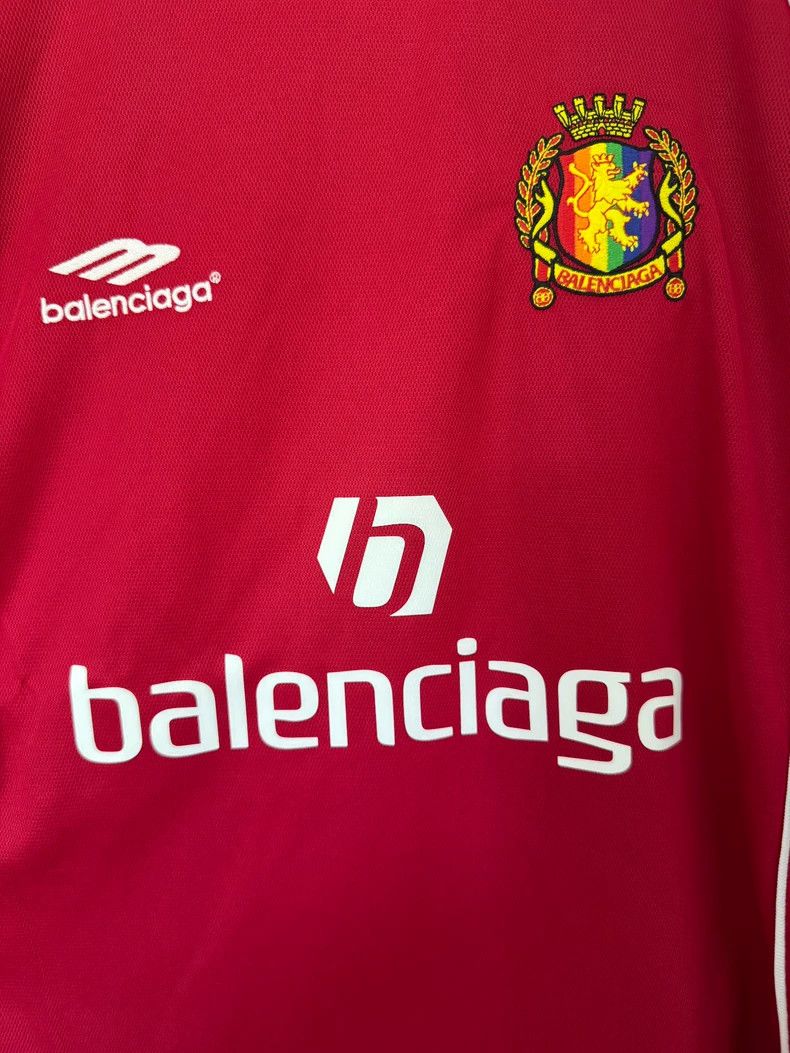 Balenciaga Balenciaga size 4 Red Football Shirt Size US L / EU 52-54 / 3 - 7 Thumbnail